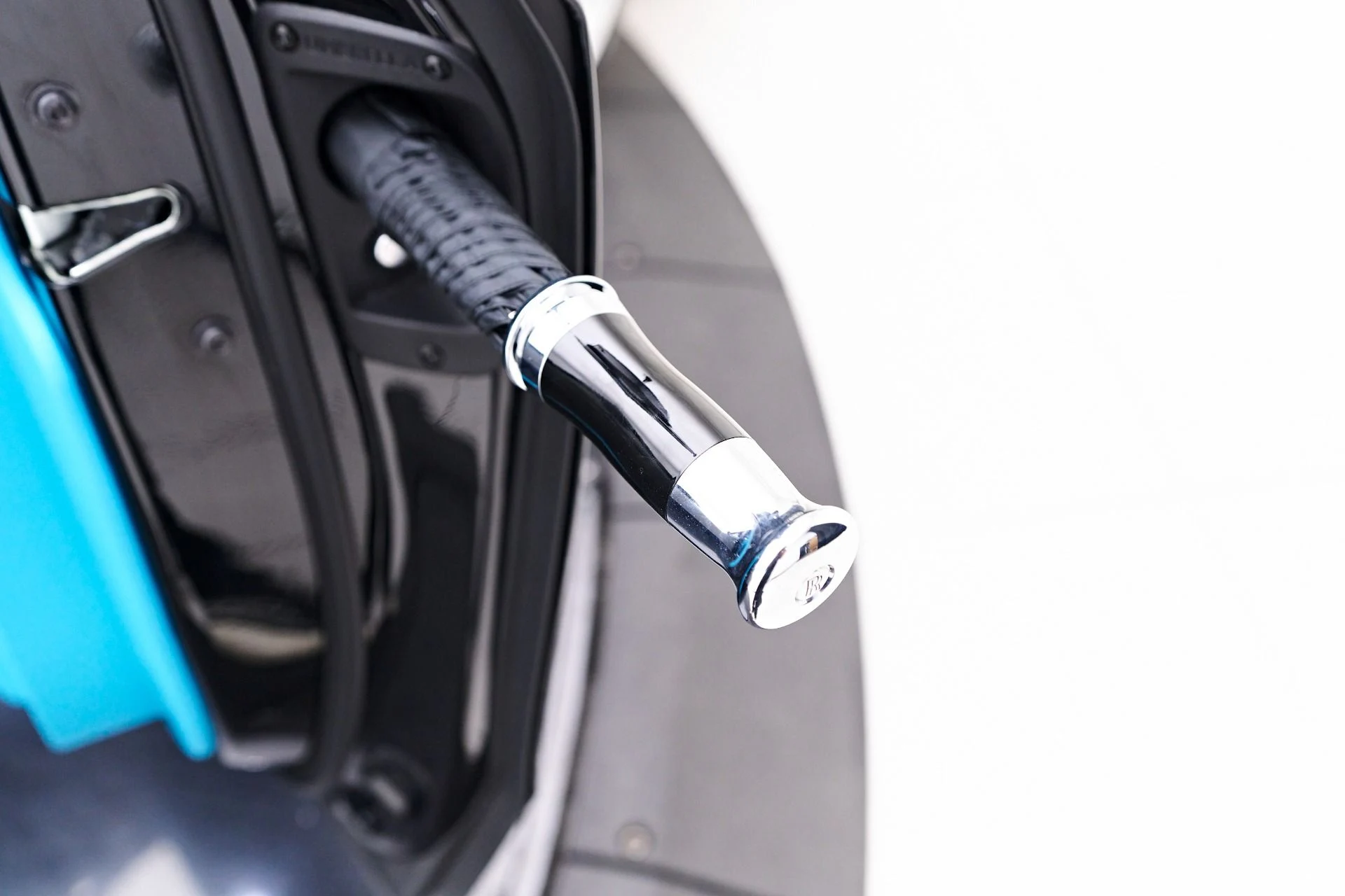 mph039_1387093531_Used_2024_Rolls_Royce_Ghost_Base_1755131984_c27cc7ad7e