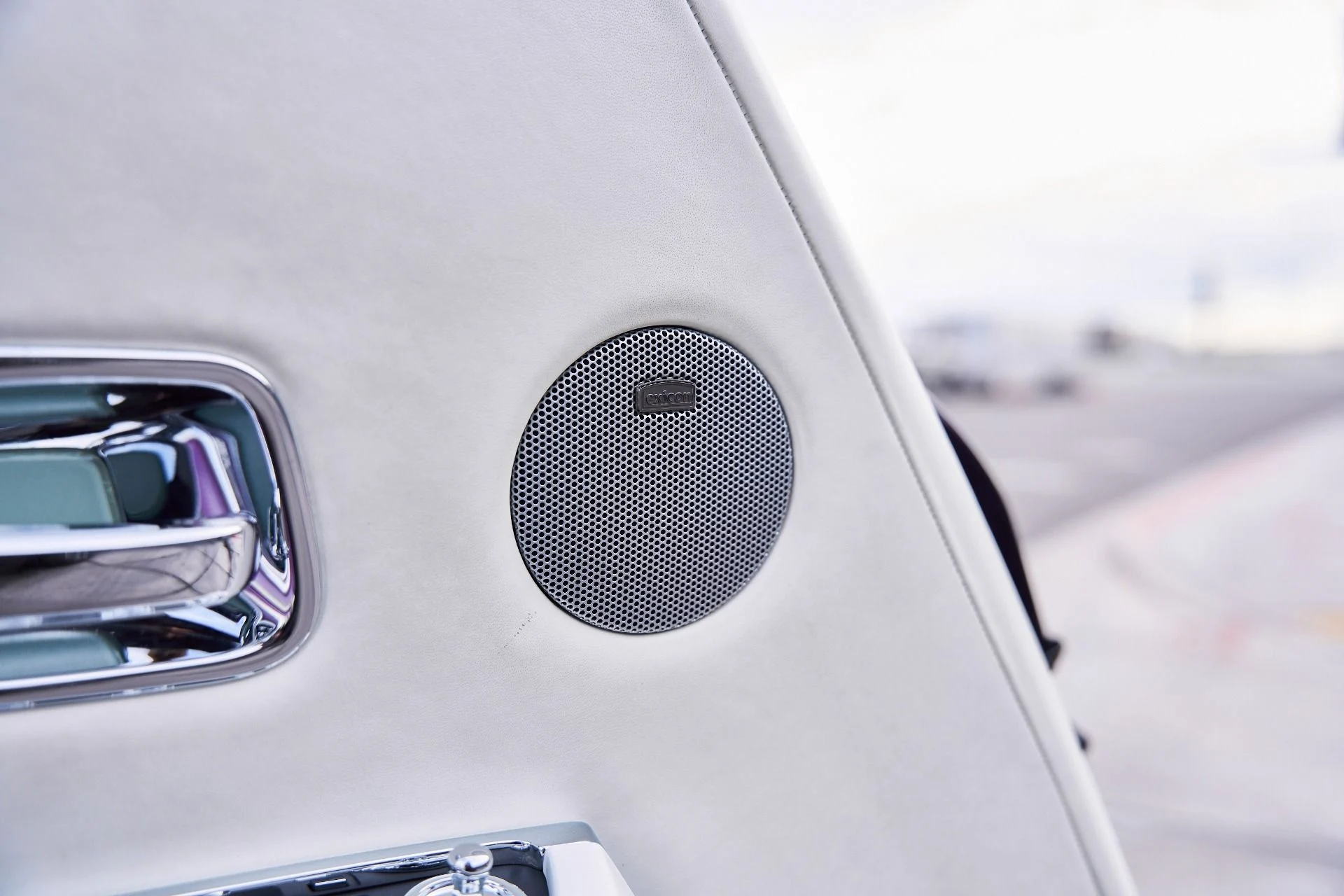 mph039_1391017144_Used_2008_Rolls_Royce_Phantom_Drophead_Coupe_Base_1769136037_e0c67363e0