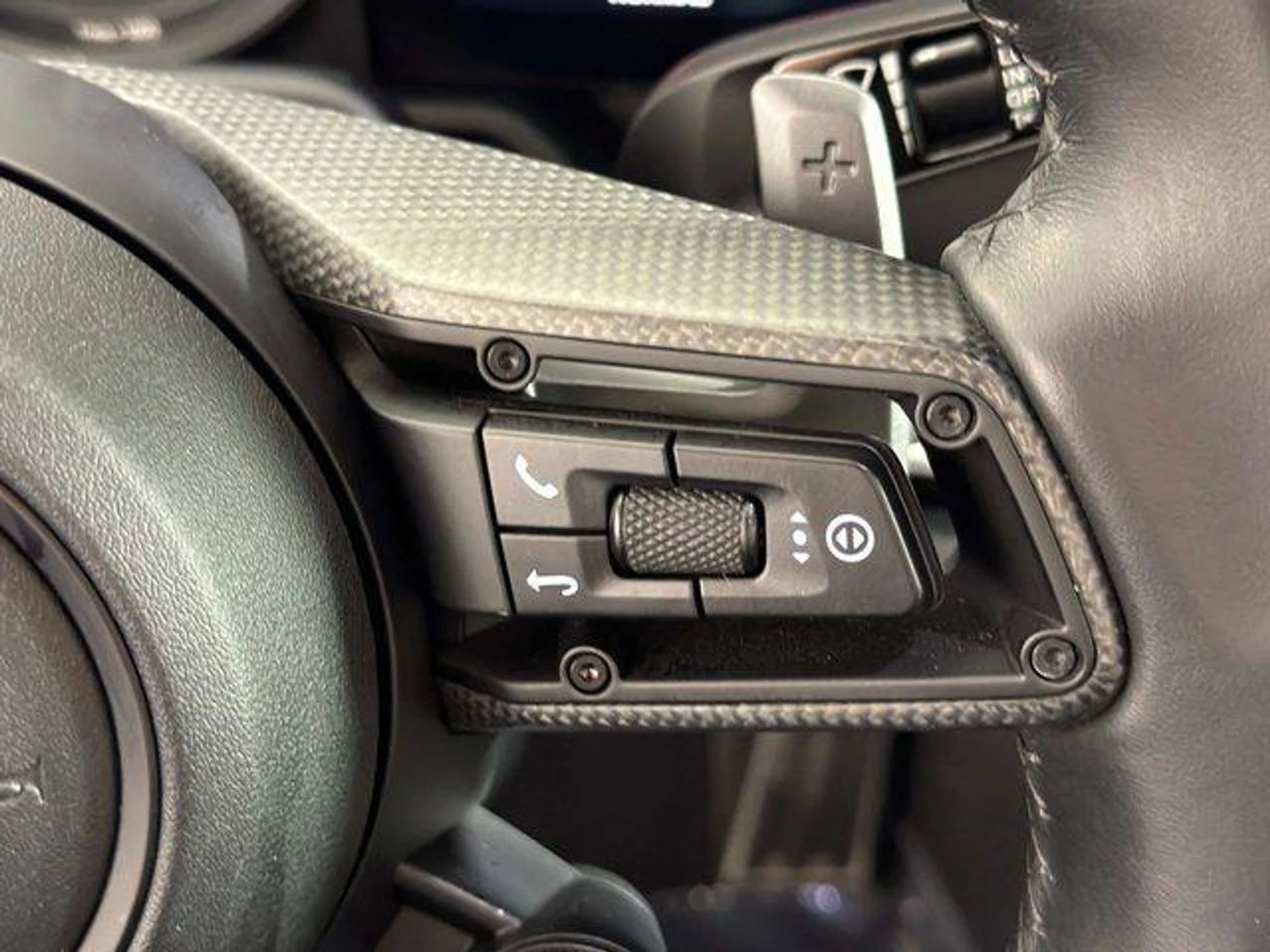 mph039_141154695_d6f_Y_Fk_LL_5_Vx_Hmaw_W_JD_7qx_UPCSU_b48da30a1e