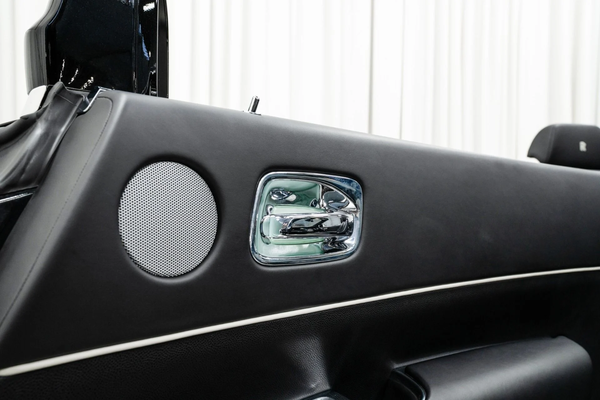 mph039_1417764099_Used_2017_Rolls_Royce_Dawn_Full_Polish_Wheels_Contrast_Stitching_and_Piping_Low_Miles_1764715069_66fb9afd3c