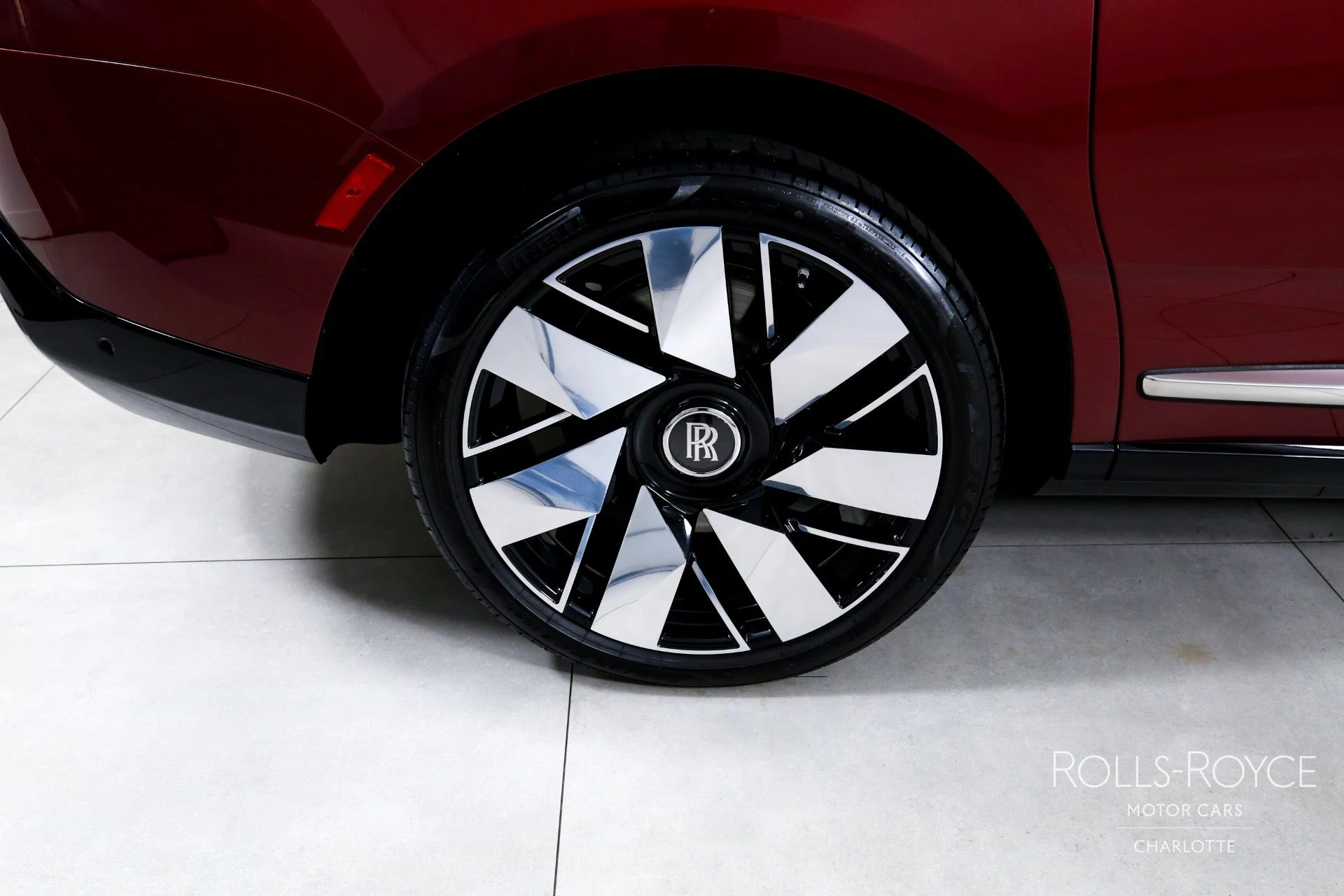 mph039_1418091176_Used_2025_Rolls_Royce_Cullinan_1757533758_1095699a02