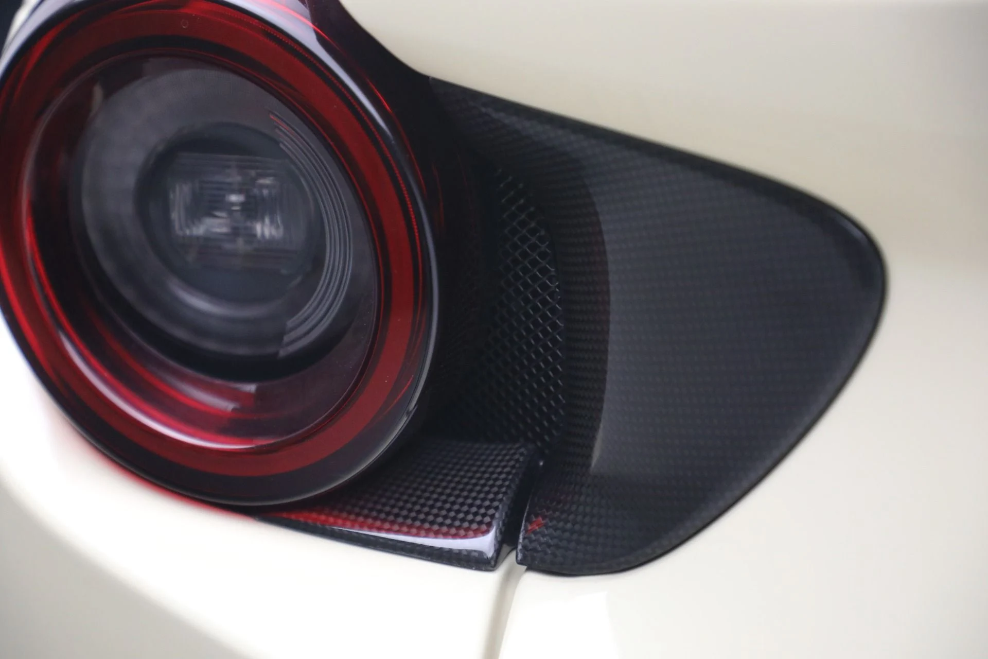 mph039_1423014807_Used_2023_Ferrari_Portofino_M_1767989995_735eb48831