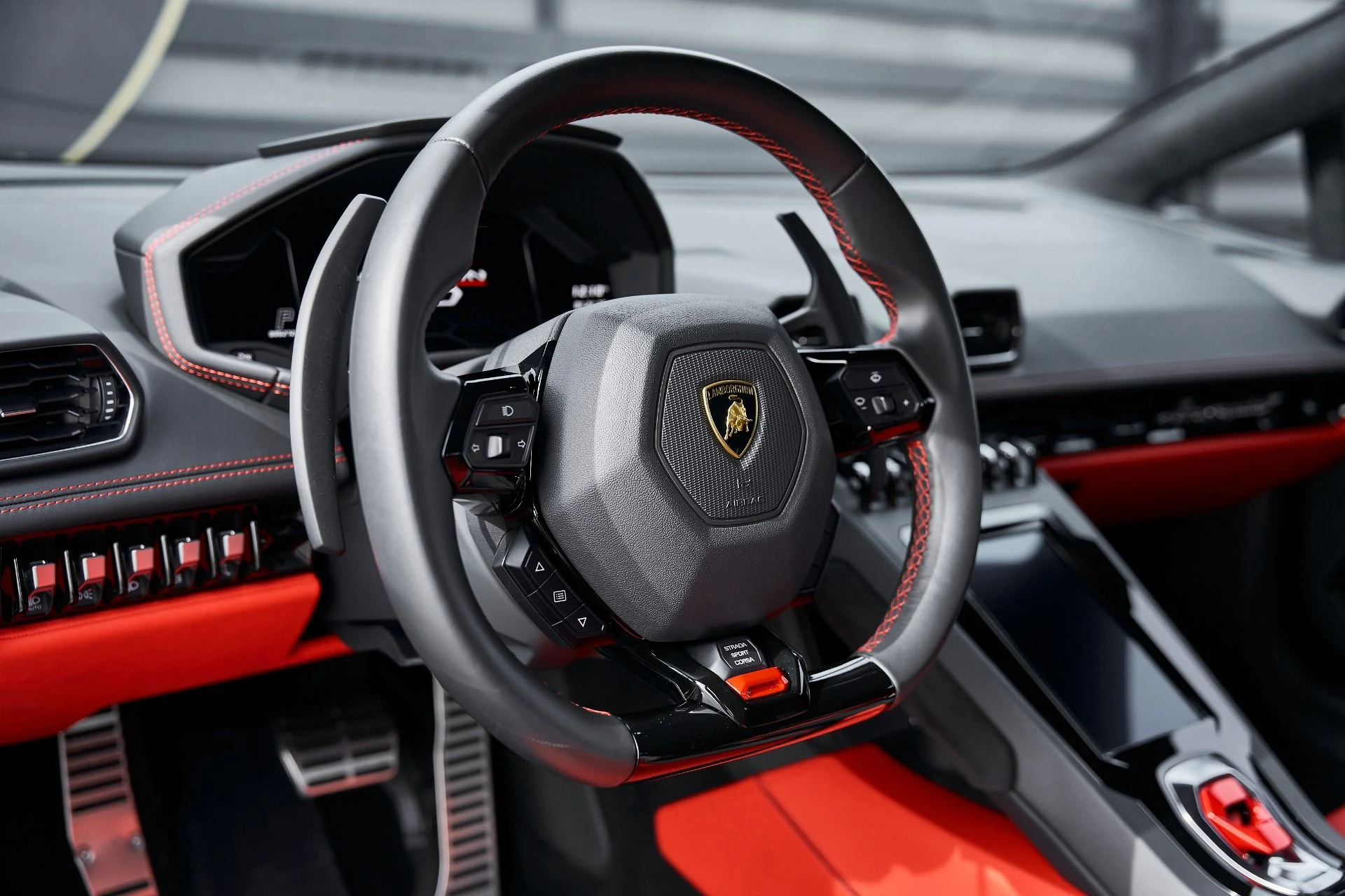 mph039_1432958658_Used_2023_Lamborghini_Huracan_EVO_Base_1769049060_d7c550b58a