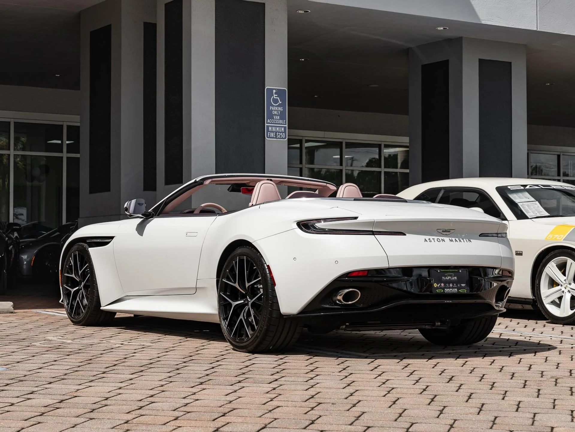 mph039_1443268054_Used_2025_Aston_Martin_DB_12_1761167164_6e580b2bd5