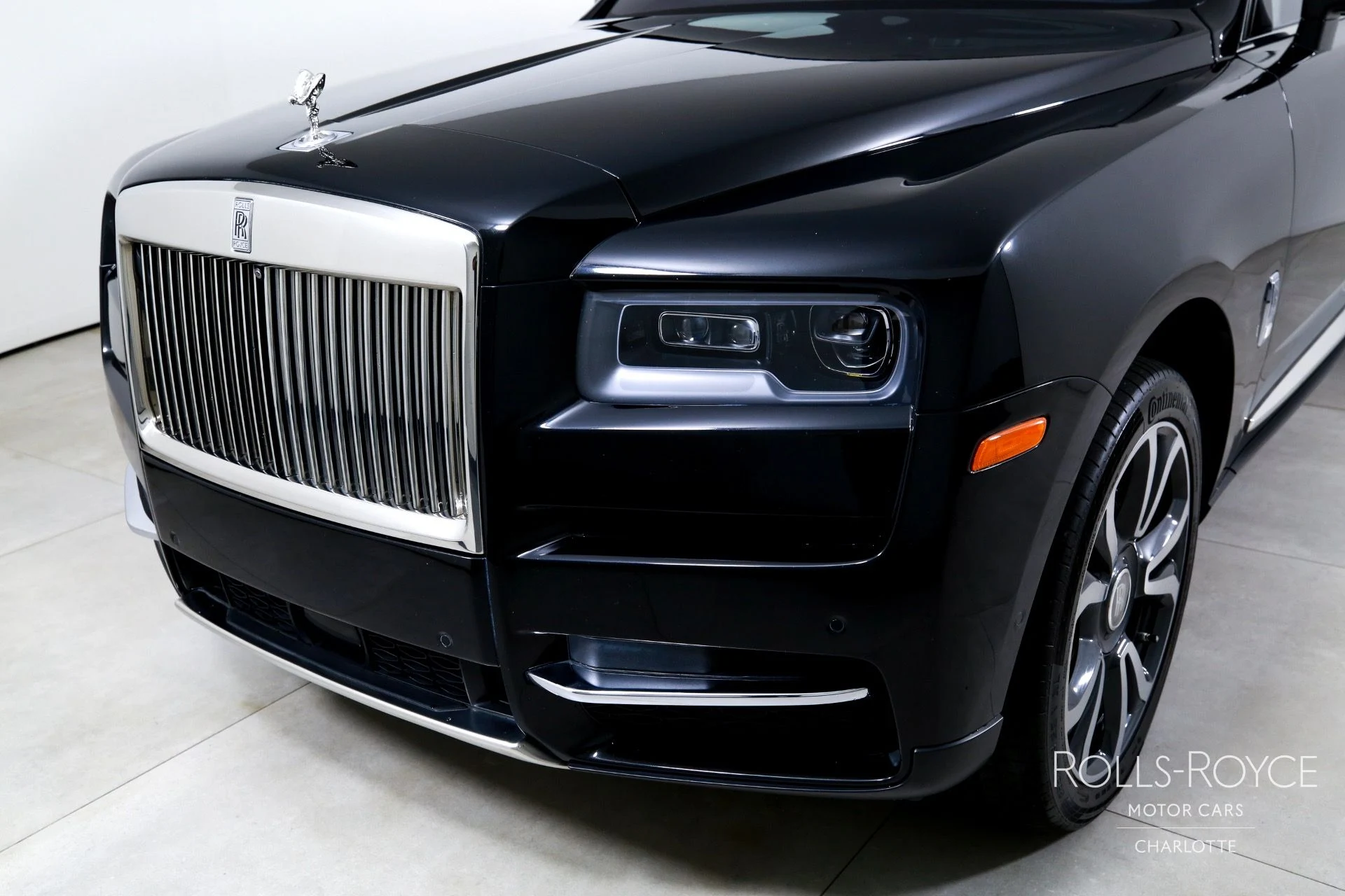 mph039_1444476069_Used_2022_Rolls_Royce_Cullinan_1754585969_101df0949b