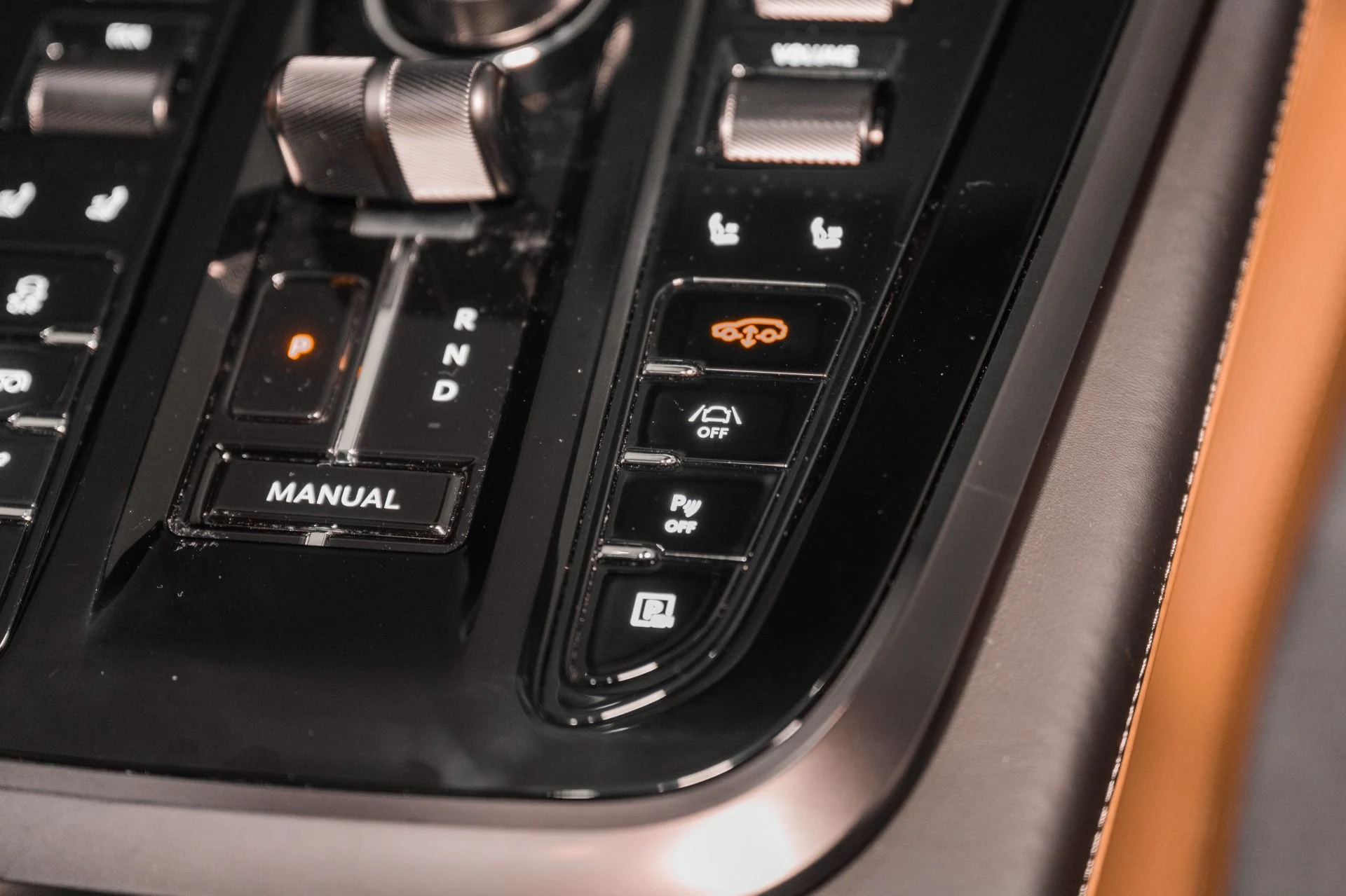 mph039_1468743690_New_2026_Aston_Martin_DBX_707_1780937551_0e8892f853