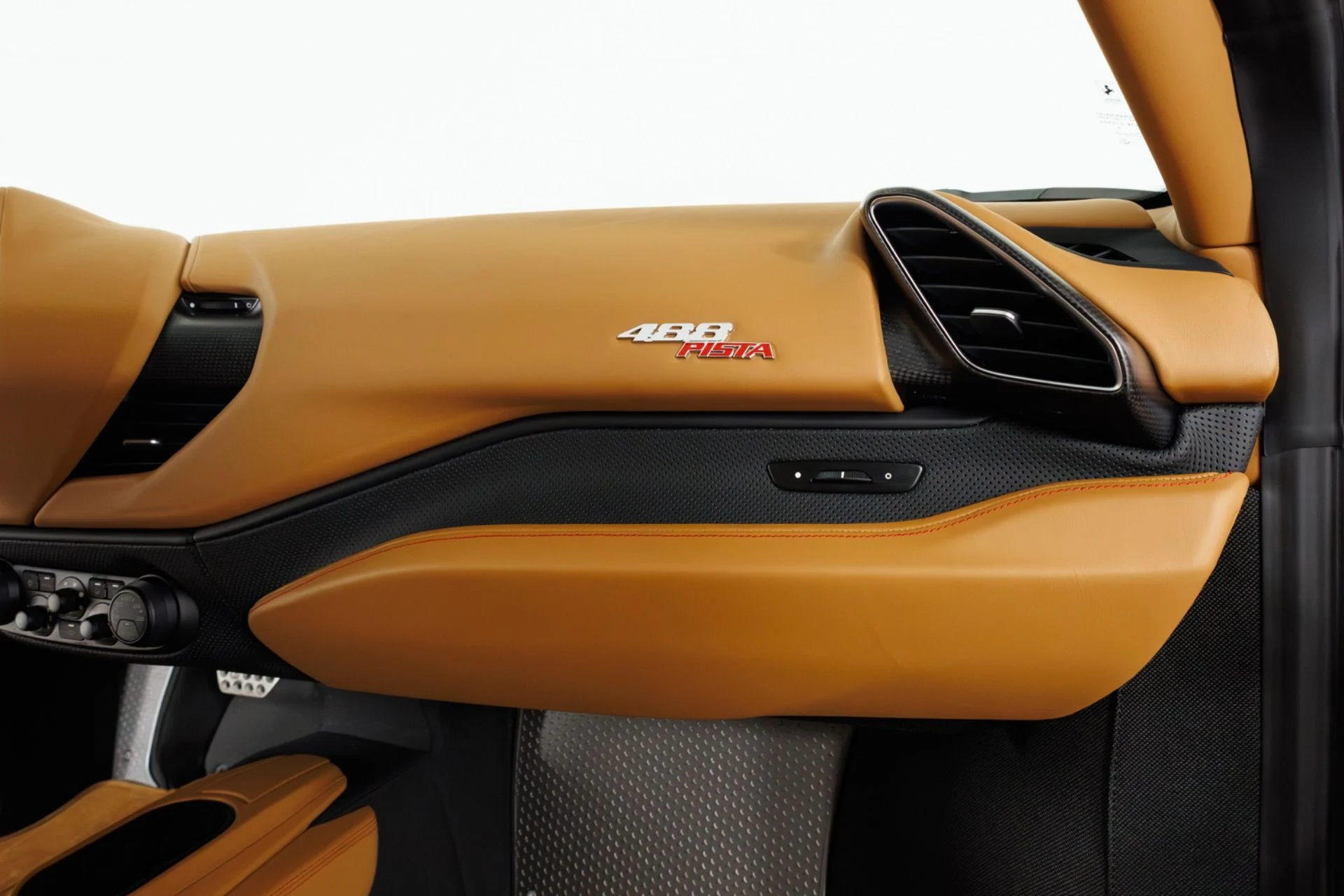 mph039_1477533531_Used_2020_Ferrari_488_Pista_1774991851_57d3c7f798