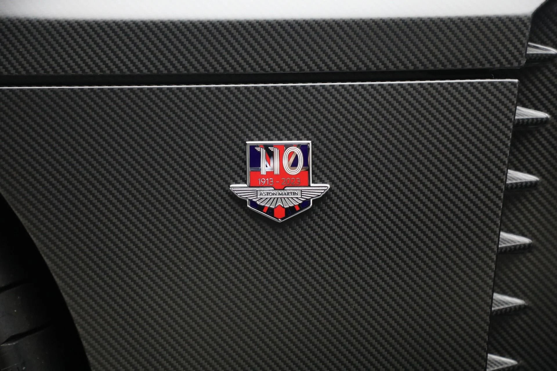 mph039_1479127959_New_2024_Aston_Martin_Valour_1ad9047e33