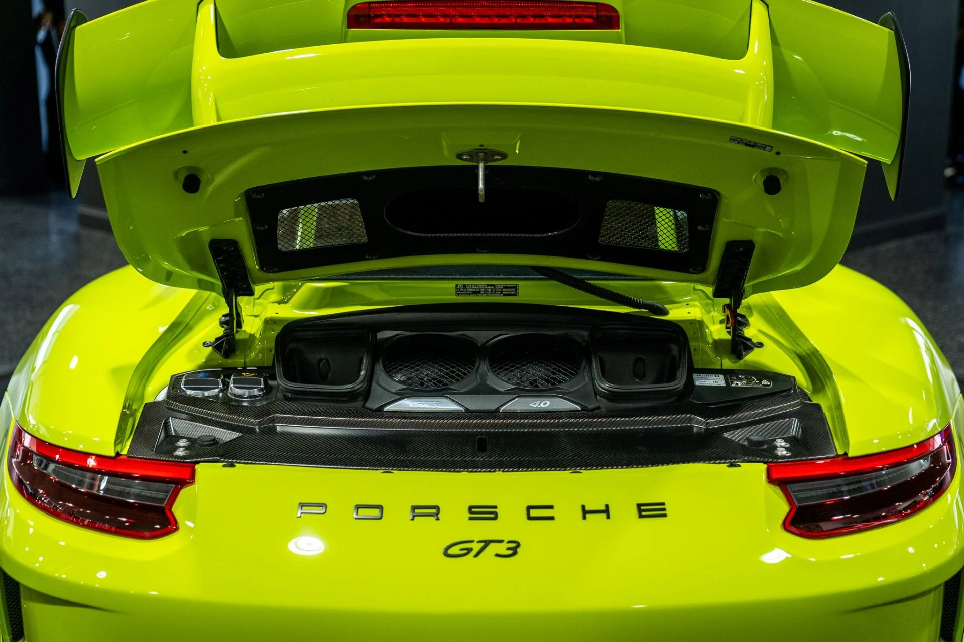 mph039_1479175232_Used_2018_Porsche_911_GT_3_Paint_to_Sample_Acid_Green_6_Speed_Manual_1769375737_959255966b