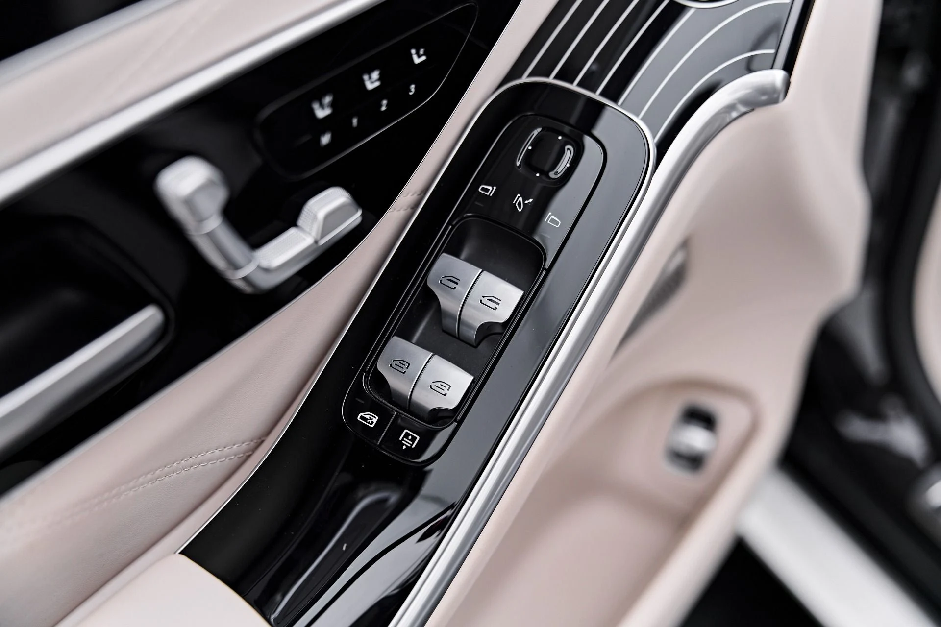 mph039_1492171484_Used_2023_Mercedes_Benz_S_Class_Maybach_S_680_1790207193_c46e52fbc8
