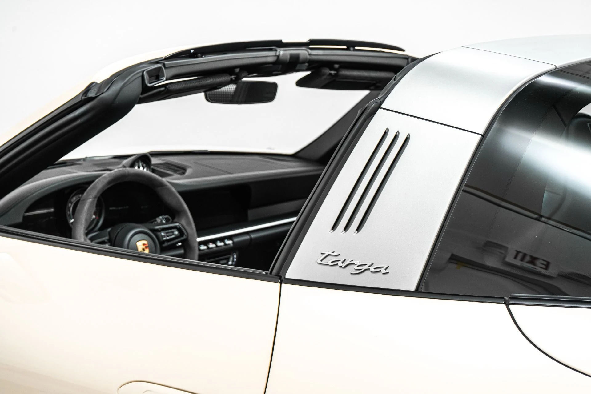 mph039_1504843248_Used_2024_Porsche_911_Targa_4_S_1792178990_8c44ff1c7a