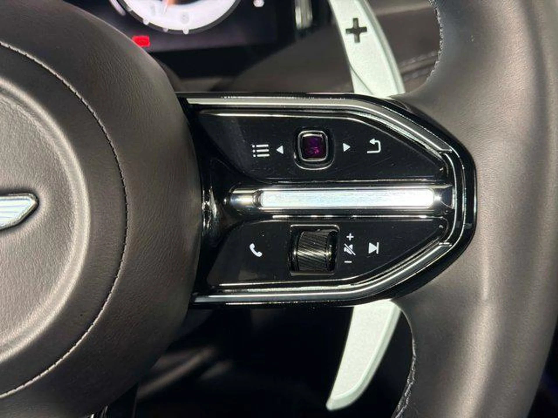 mph039_1509682539_Awt_Zl4v3_Fzmfk_x3_Dh_OQA_5_Nepo_c070c67421