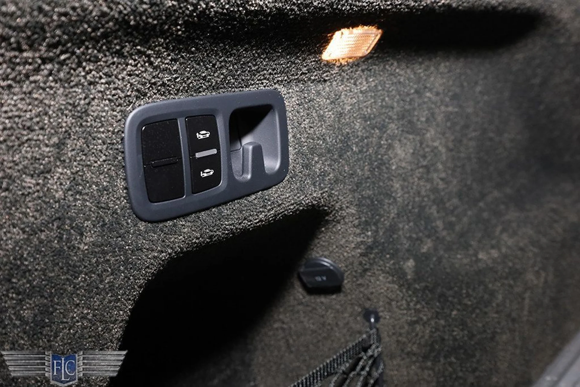 mph039_1520631370_used_2018_bentley_bentayga_onyxeditionawd_9689_22935440_40_1024_b27898d38f