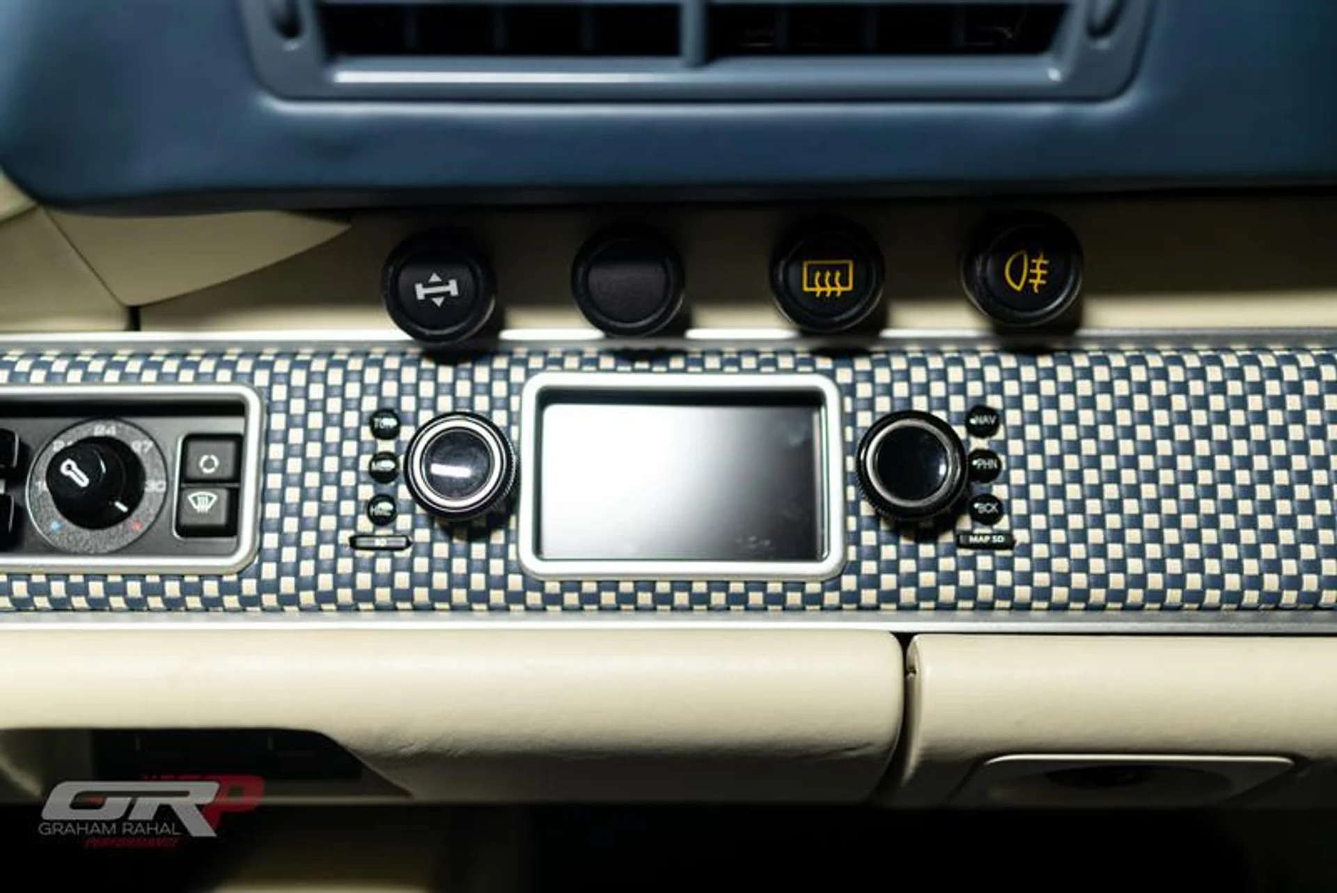 mph039_1524115613_B1_E1_FBD_0_FB_8_E_4_F6_D_89_E9_C71931_CD_30_B3_46b8d63bd4