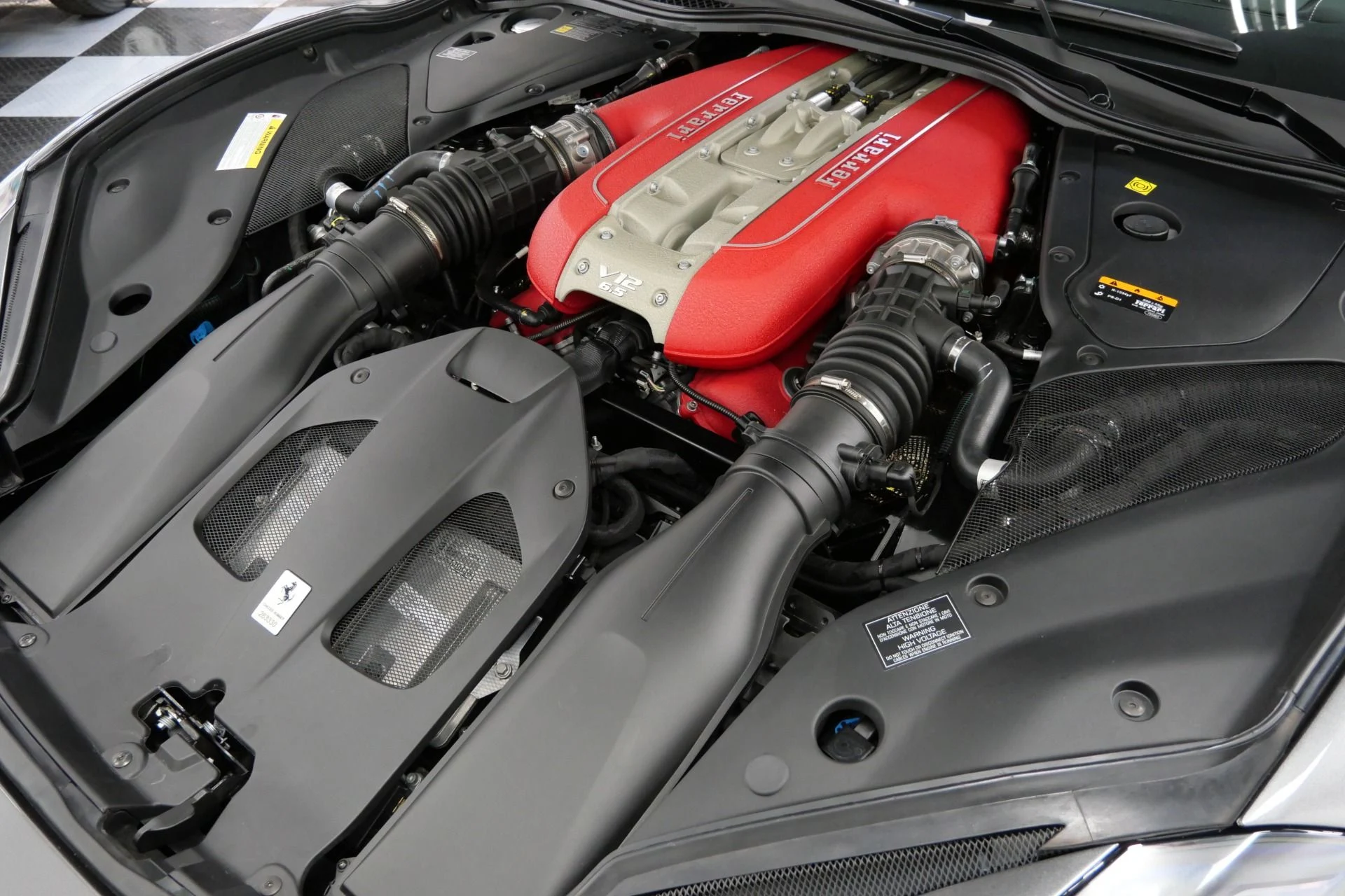 mph039_1529283540_Used_2021_Ferrari_812_GTS_Very_Low_Miles_Classic_Colors_Suspension_Lifter_1788450989_7fed1b5f7d