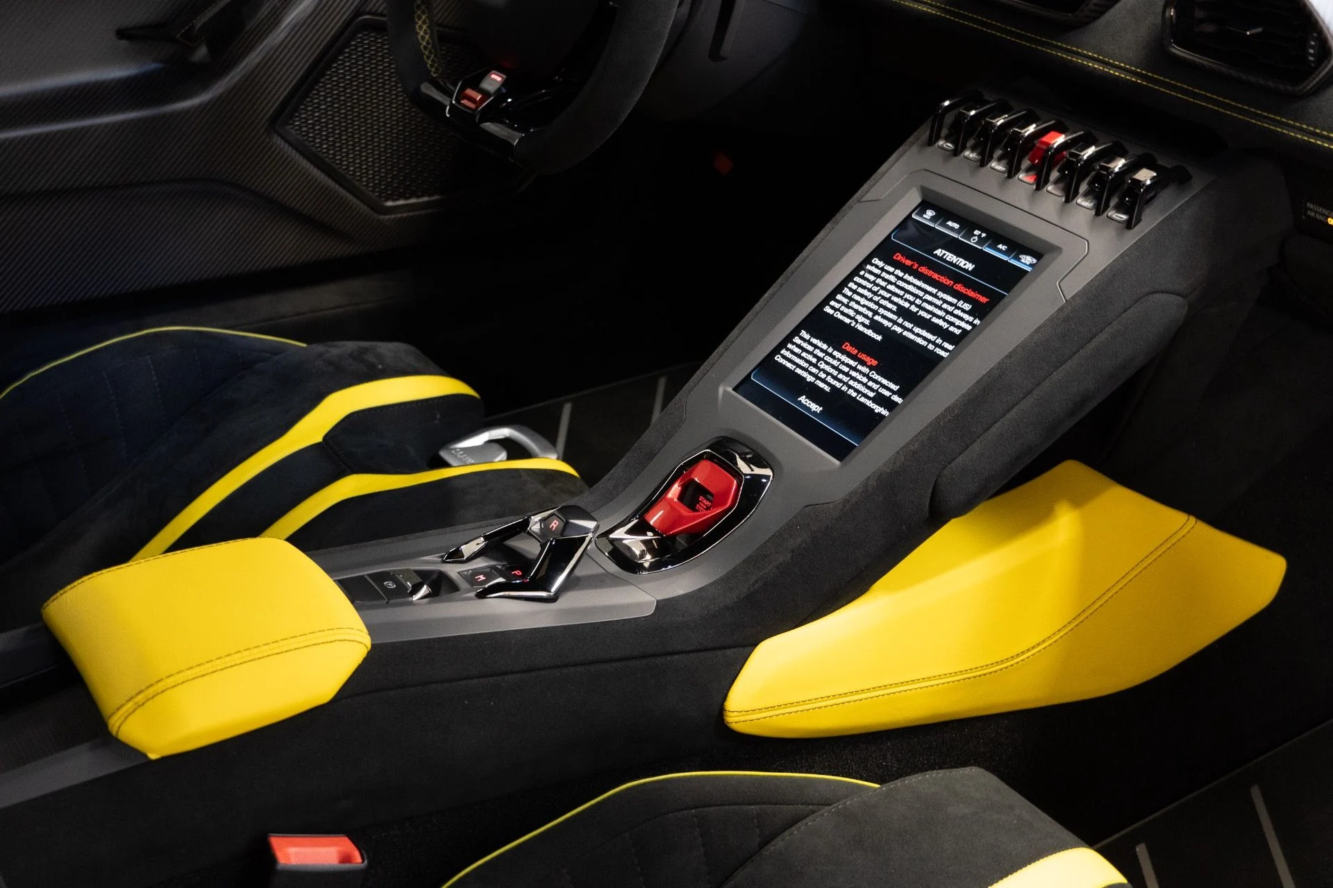 mph039_1534920799_Used_2022_Lamborghini_Huracan_STO_1733941664_301665c7bf