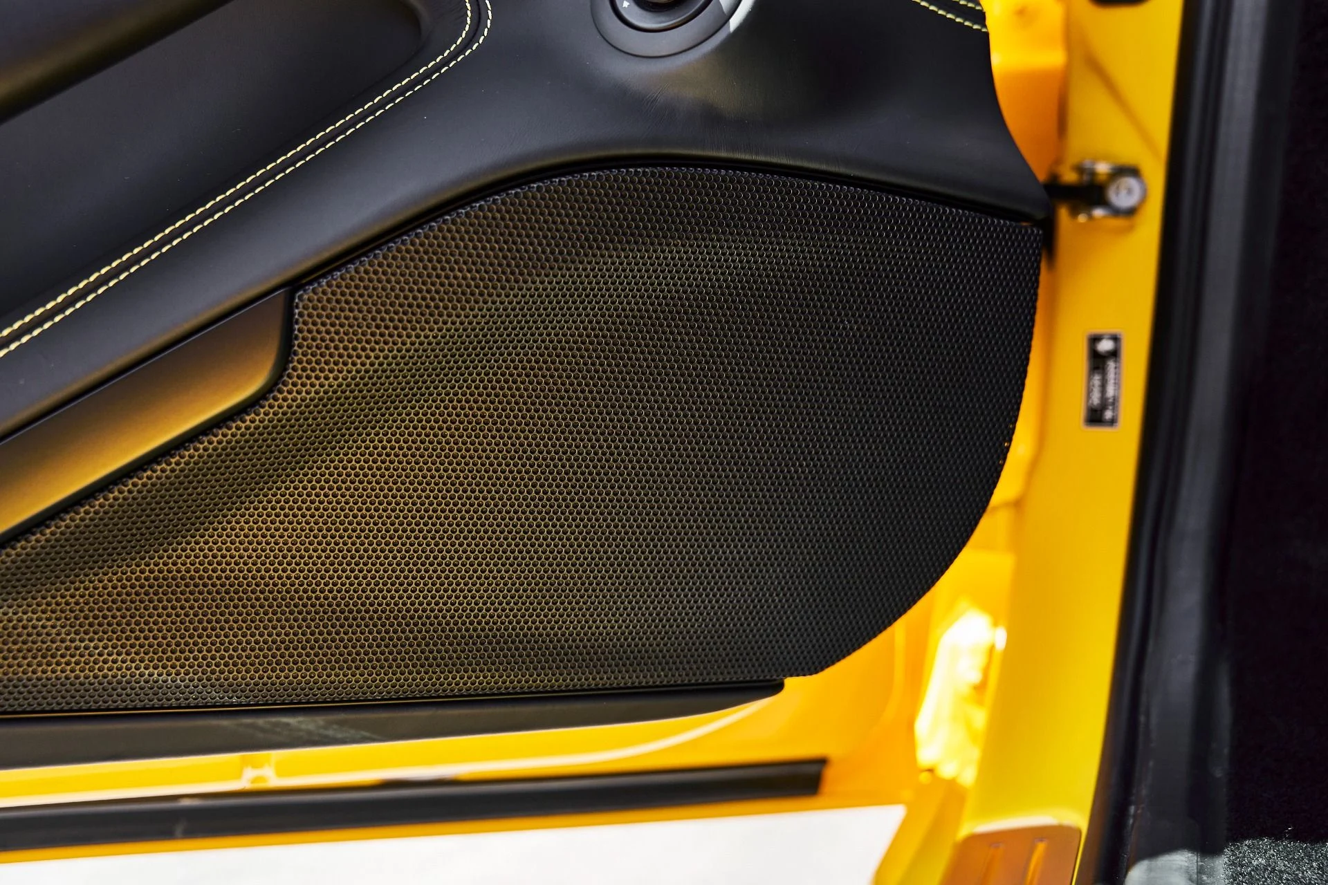 mph039_1557926394_Used_2021_Ferrari_F8_Tributo_Base_1774743058_557f099804