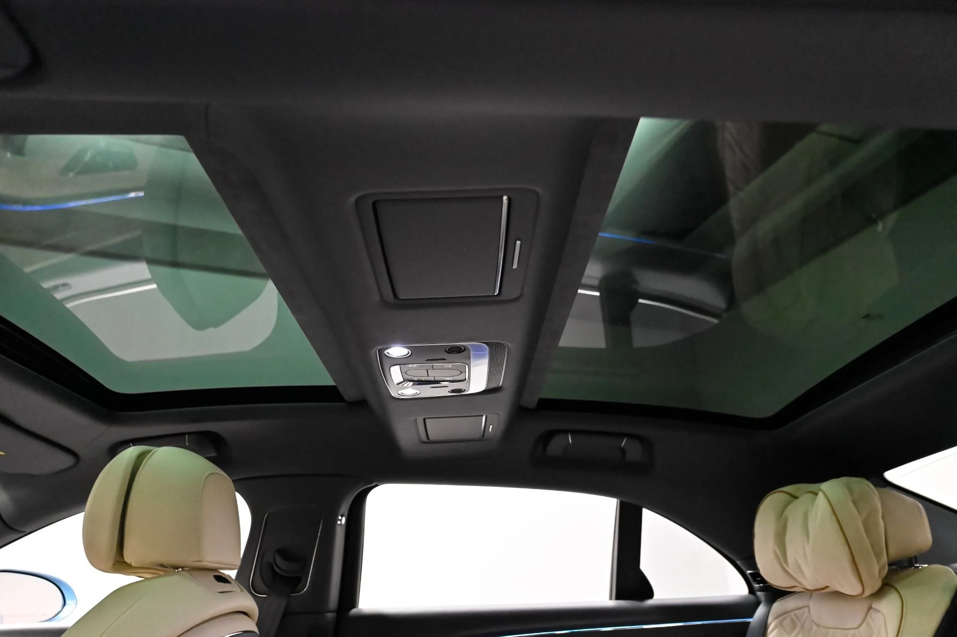 mph039_158260567_Used_2022_Bentley_Flying_Spur_V8_1790876824_62d30298a7