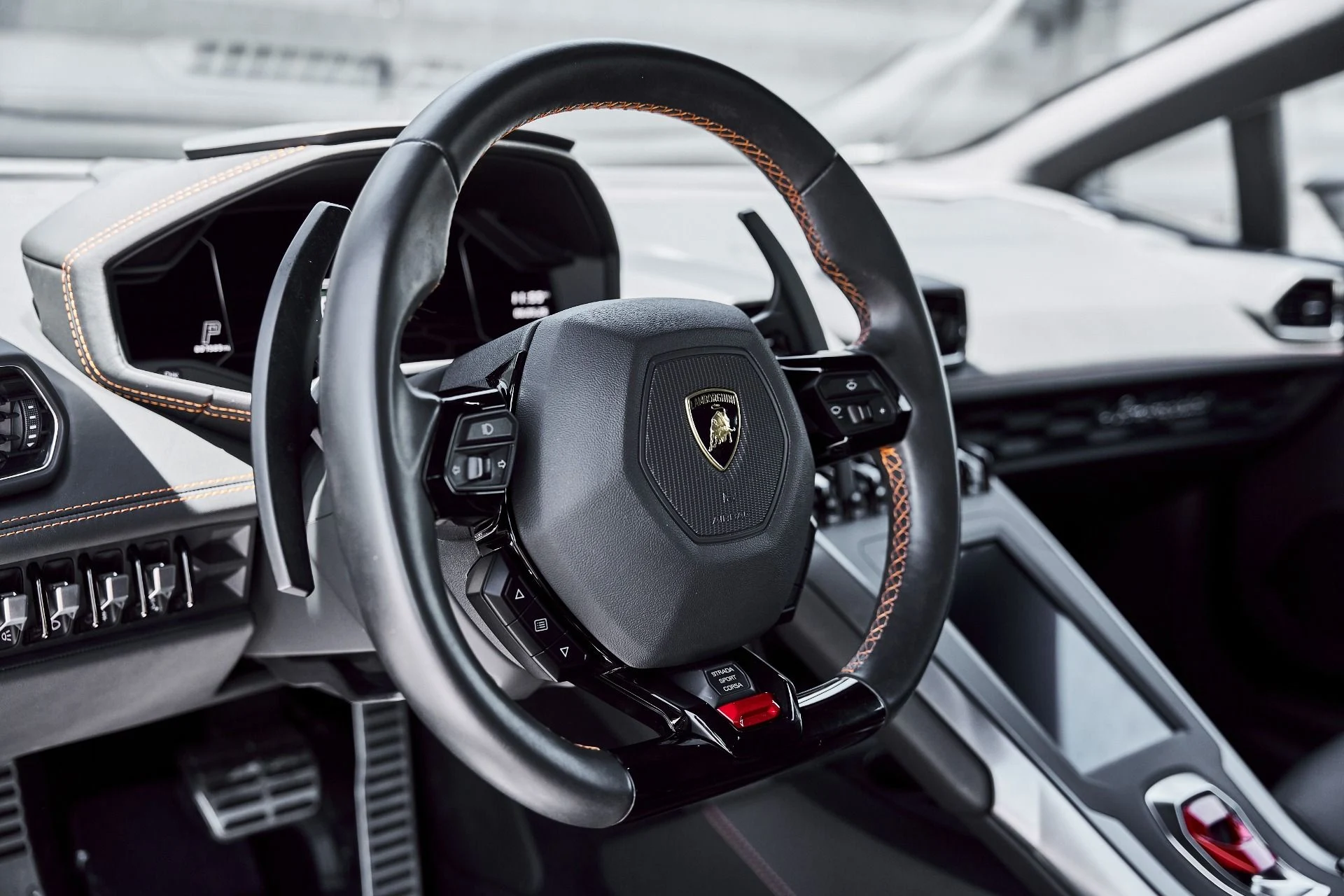mph039_1585143449_Used_2021_Lamborghini_Huracan_EVO_Base_1780708743_6aa6ba56ba