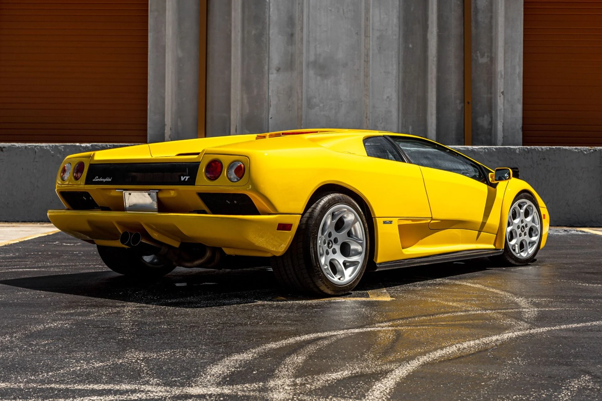 mph039_1595673221_Used_2001_Lamborghini_Diablo_VT_IMMACULATE_CONDITION_W_EXTENSIVE_CARBON_19_K_SERVICE_PERFORMED_1658444927_4190db0f4e