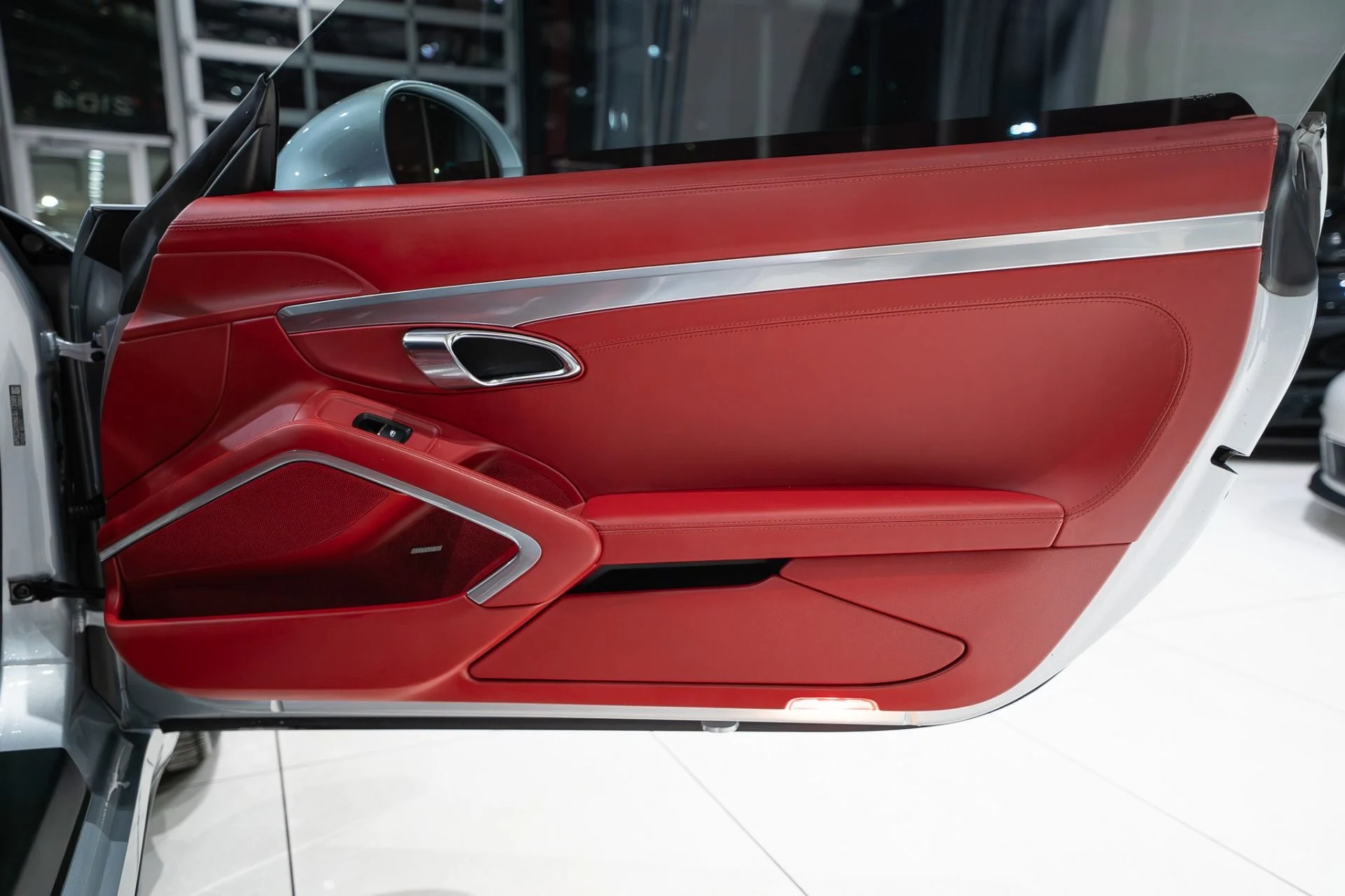 mph039_1602099773_13247_p40_l_8cd25adc5d