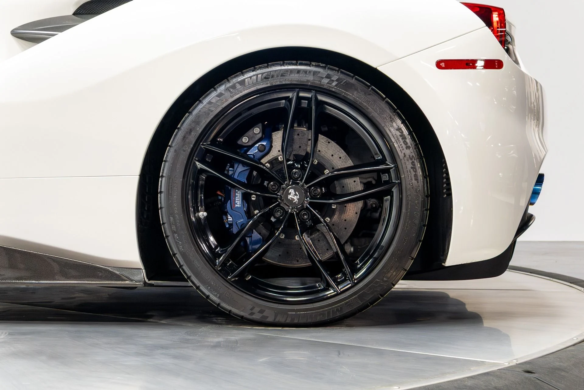 mph039_1614310419_Used_2018_Ferrari_488_Spider_1774434782_0f08fe5ffc