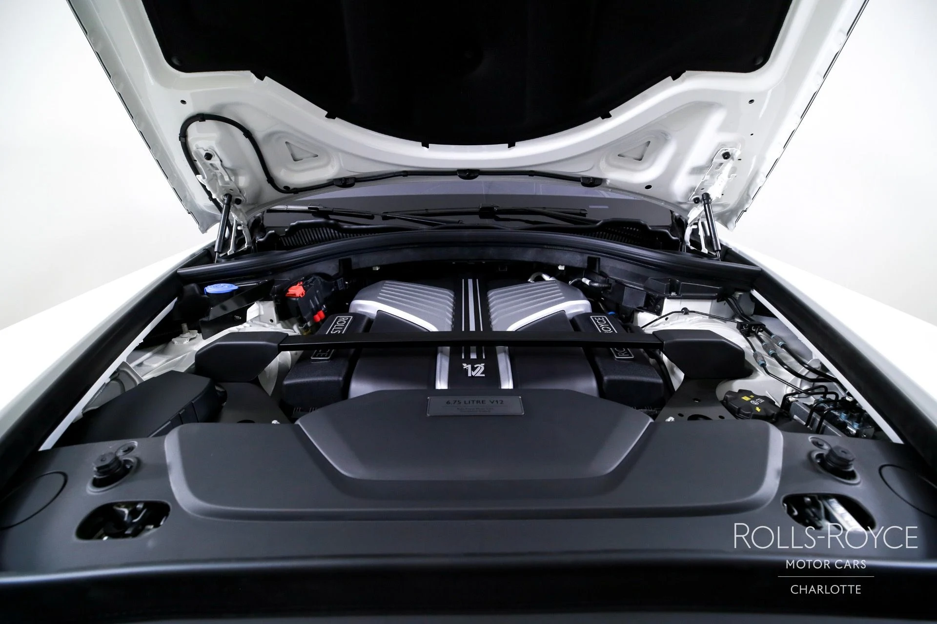 mph039_1625944021_Used_2025_Rolls_Royce_Cullinan_1755801103_8871d0b059