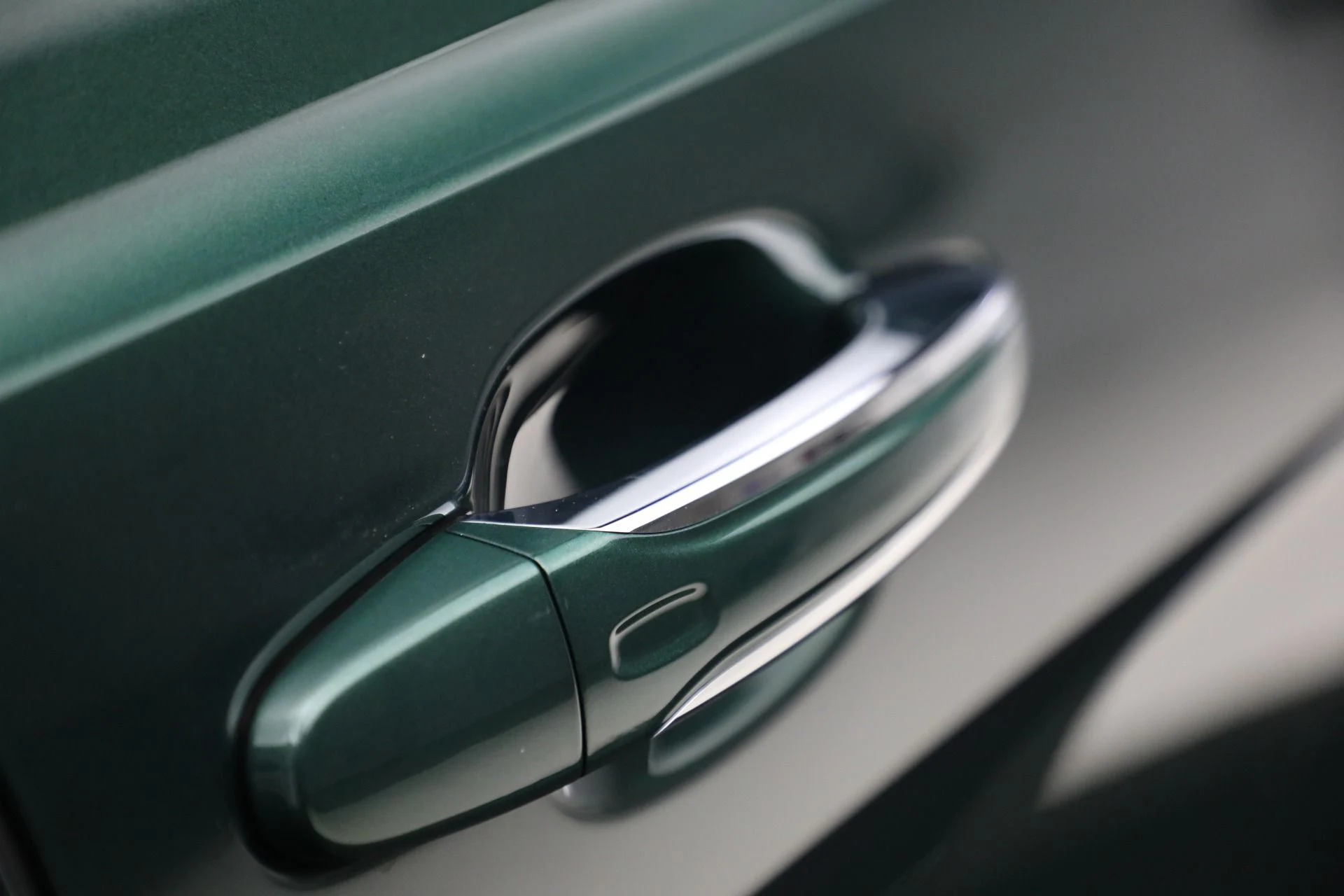 mph039_1633465817_New_2025_Bentley_Bentayga_V8_82396a18e8