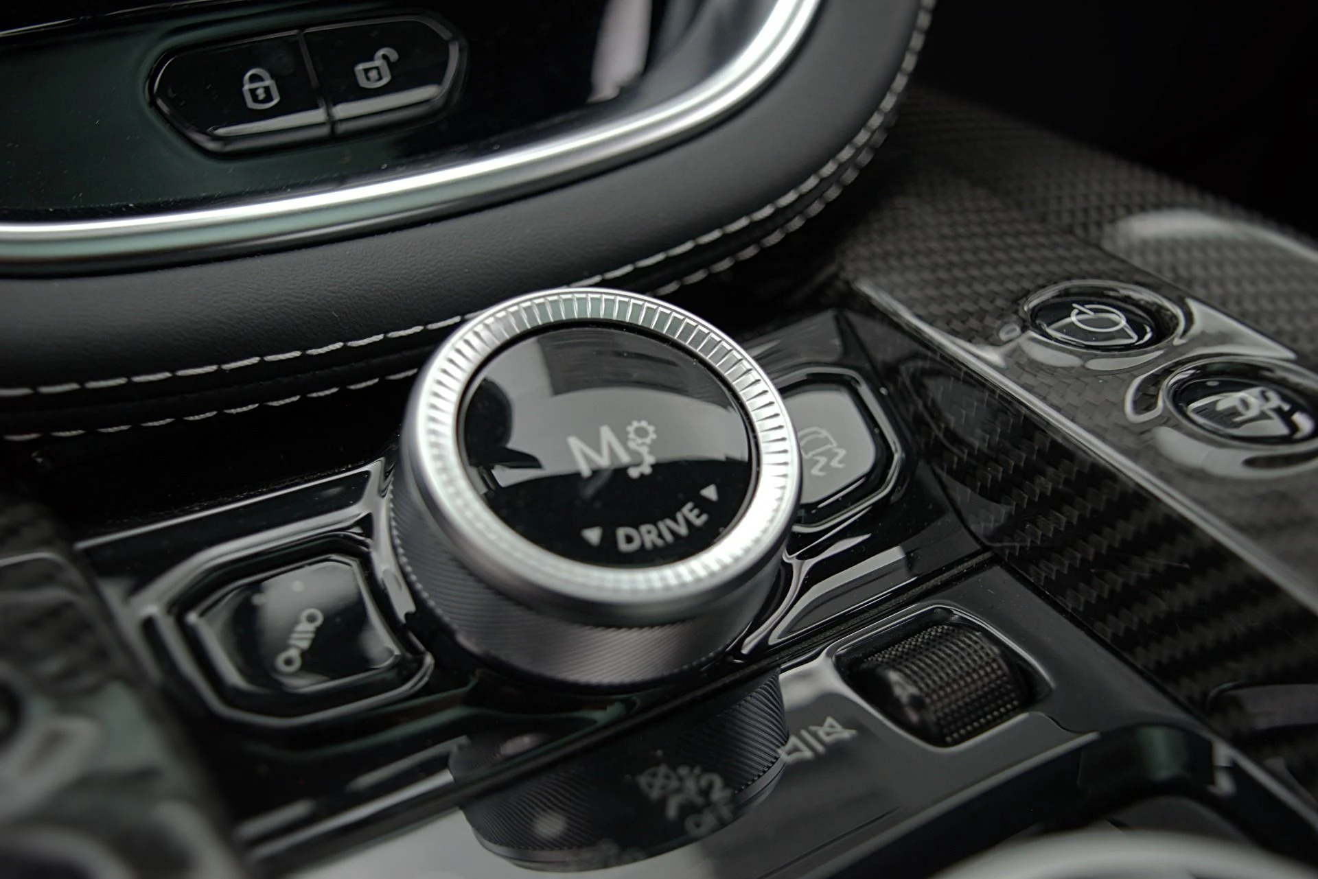 mph039_1641301260_Used_2023_Aston_Martin_DBX_707_eaddf04d7d