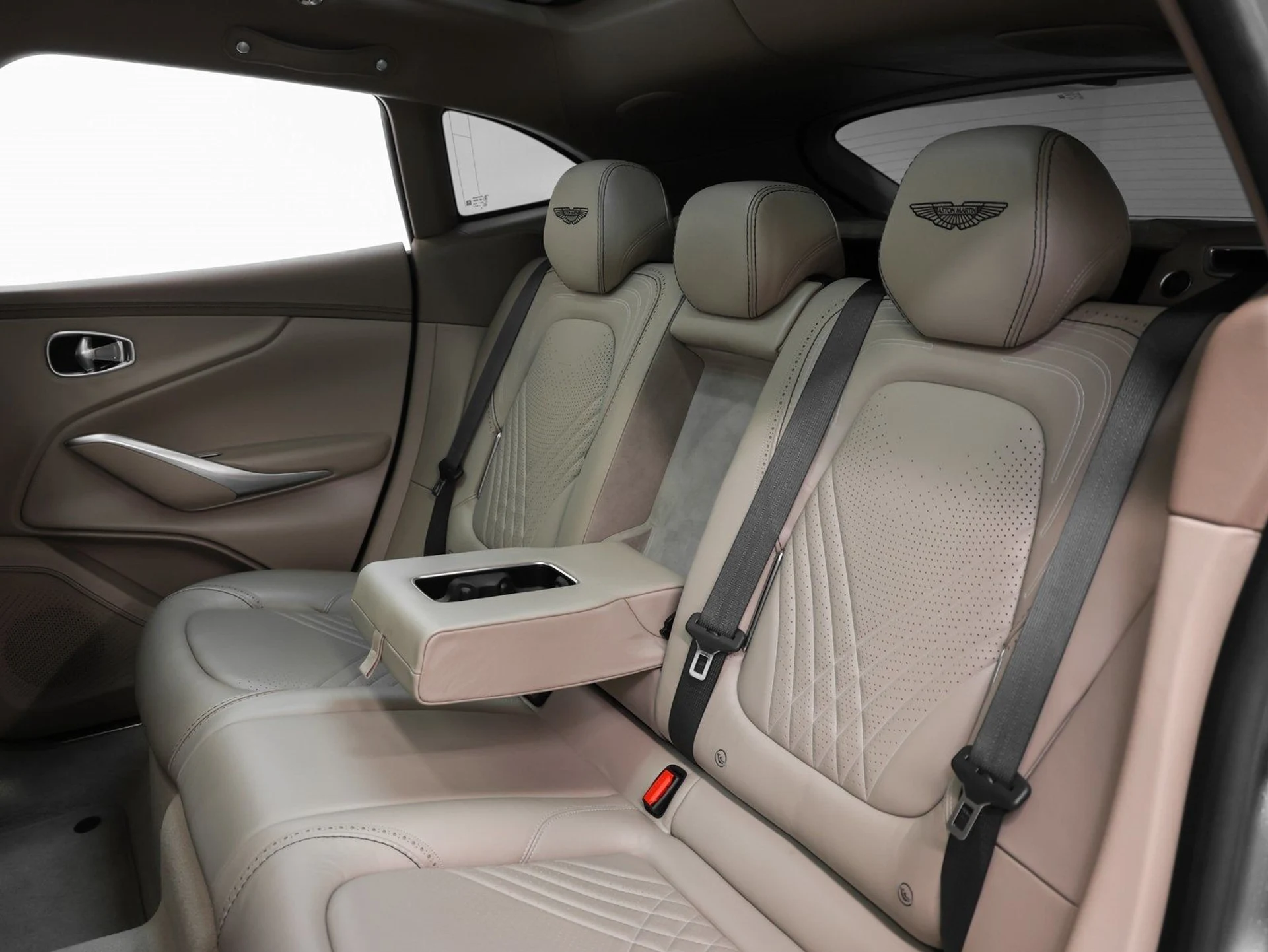 mph039_1649564780_40_dd8f882bd8