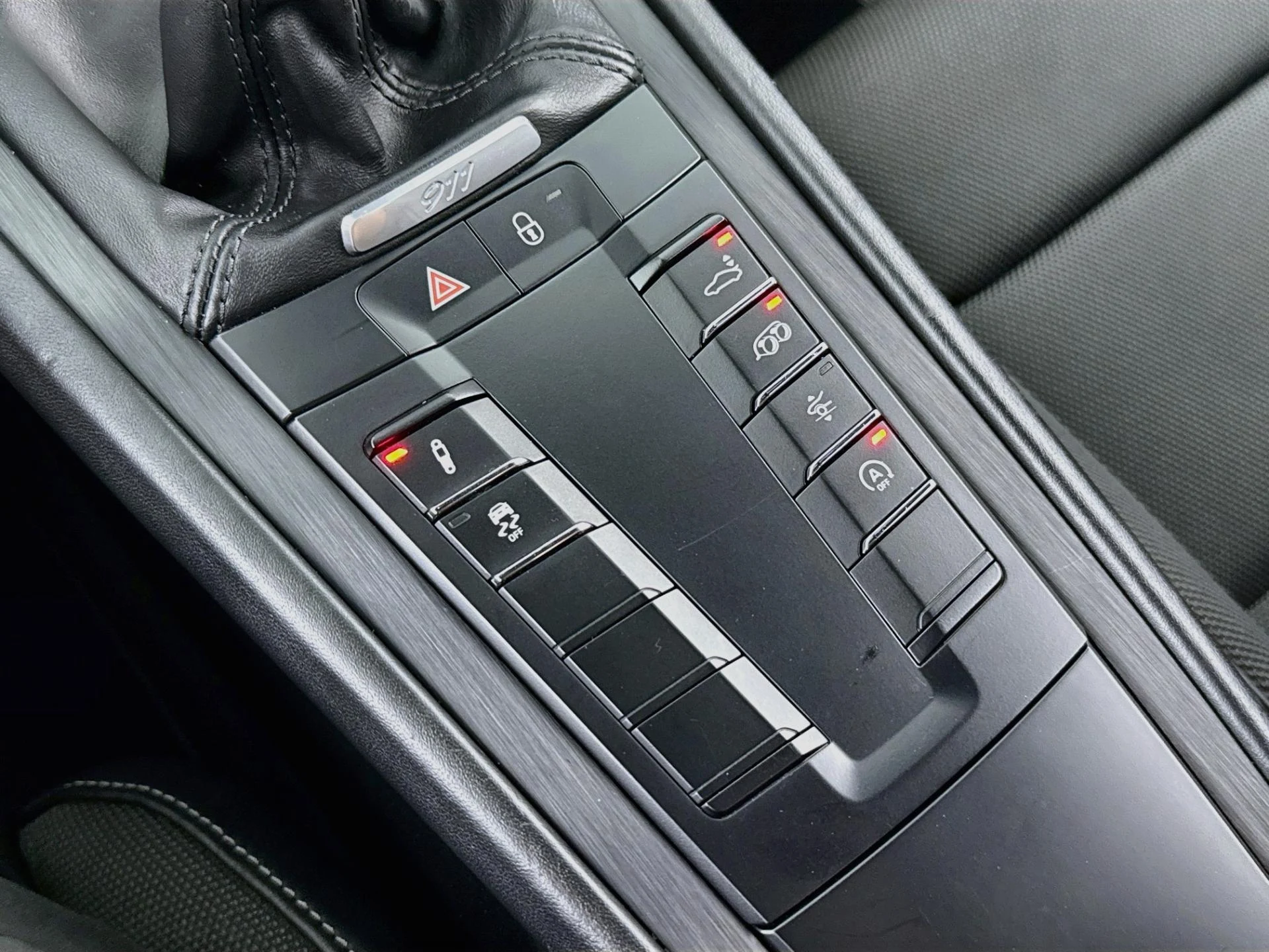 mph039_1649797924_Used_2018_Porsche_911_Carrera_4_GTS_1791931111_80883b5618