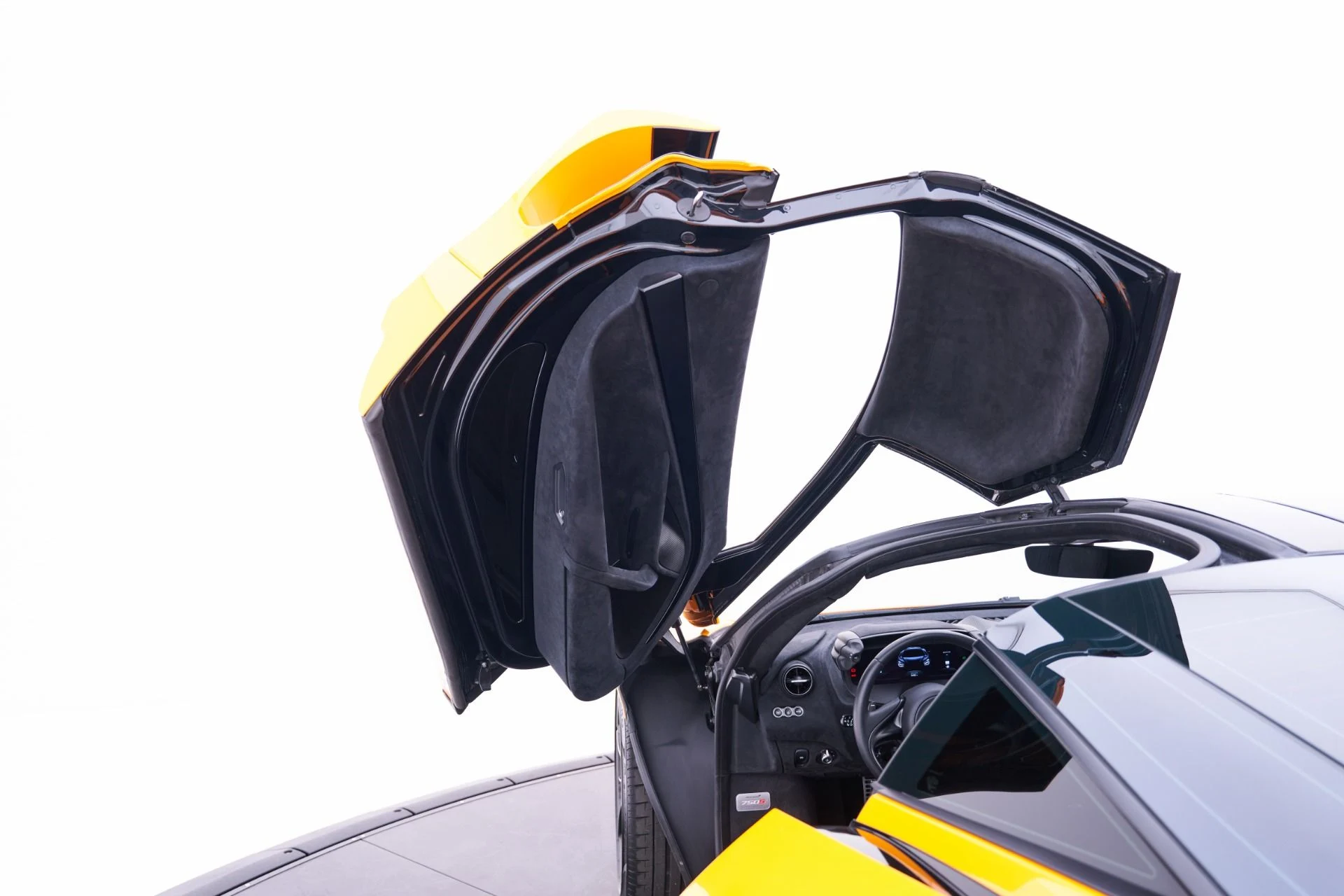 mph039_1652531601_Used_2025_Mc_Laren_750_S_1793321817_f48e5ad10f
