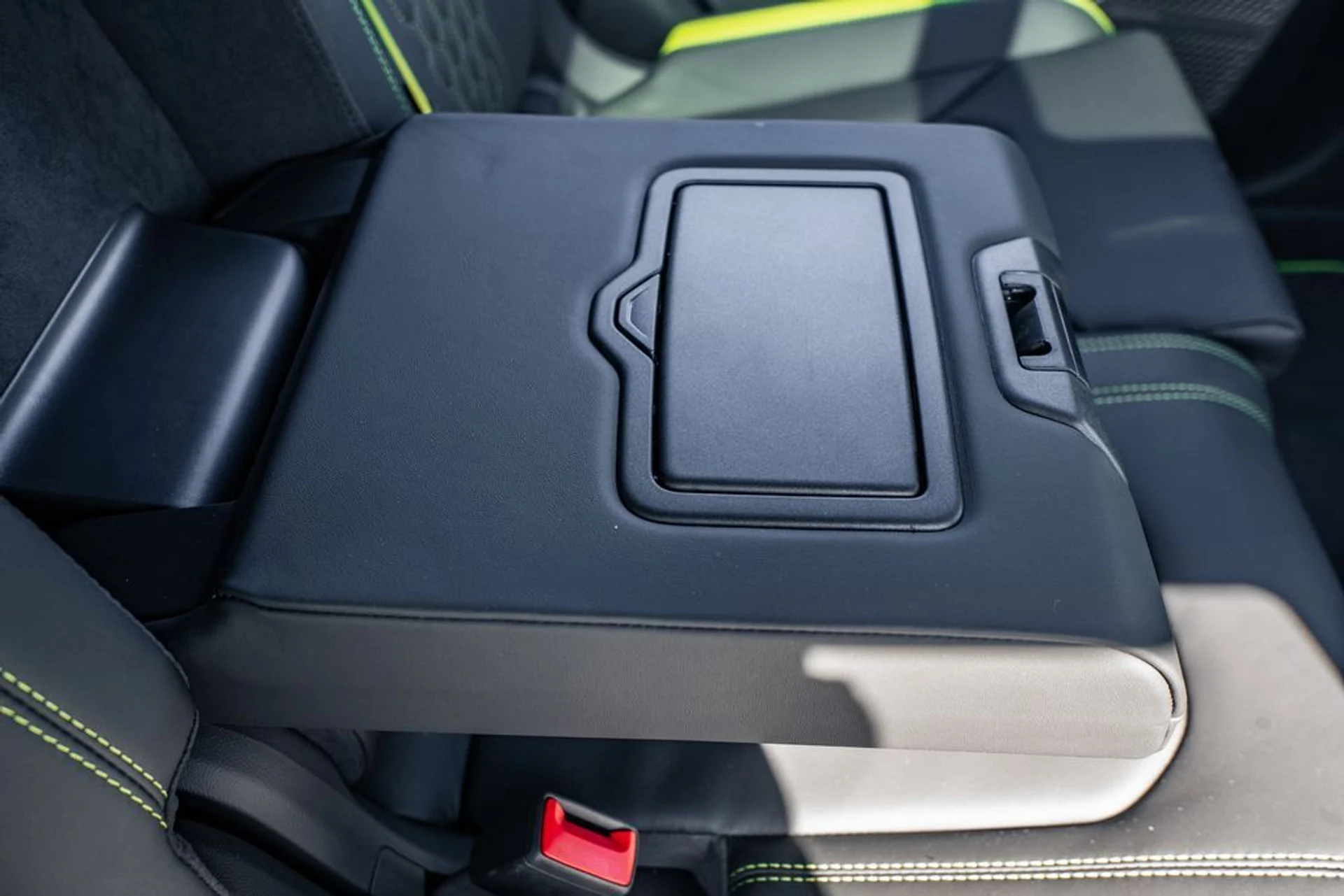 mph039_165478244_3b85a9541fd7a9e428ea35180b135783x_cde2538c18