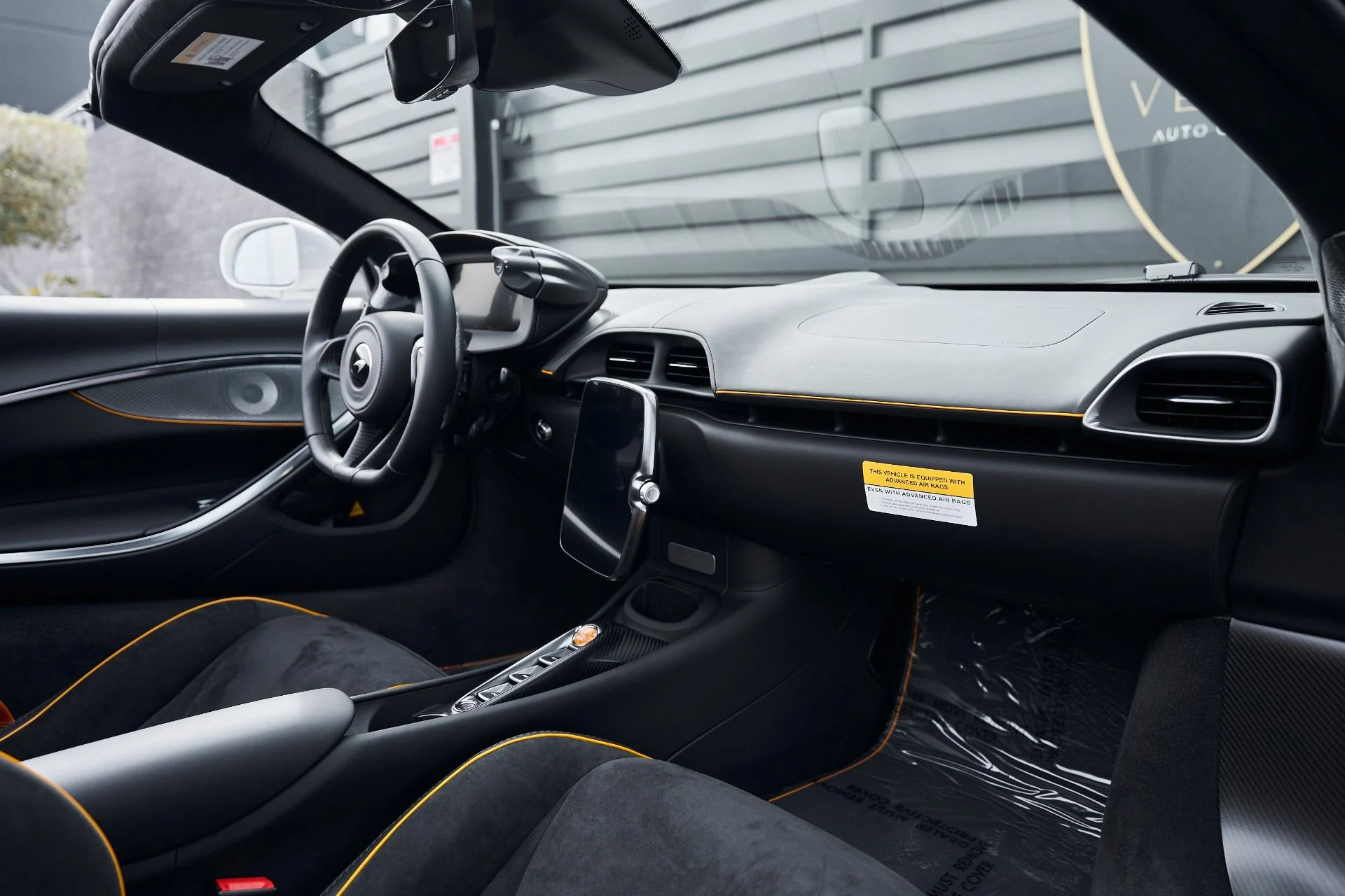 mph039_1666732768_Used_2025_Mc_Laren_Artura_1769221522_e2af31466e