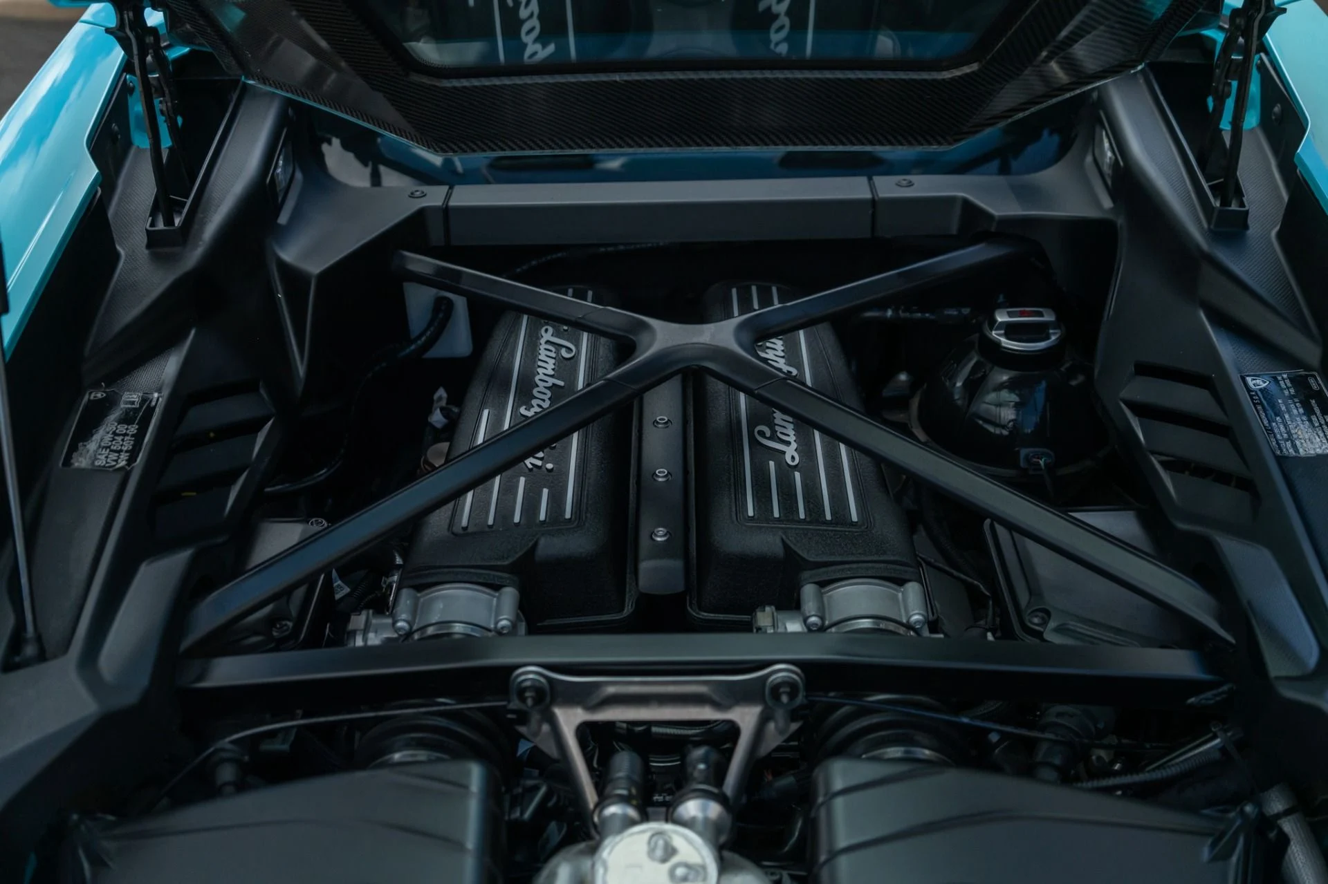 mph039_1690808517_Used_2023_Lamborghini_Huracan_Tecnica_1786574624_0111a1420a