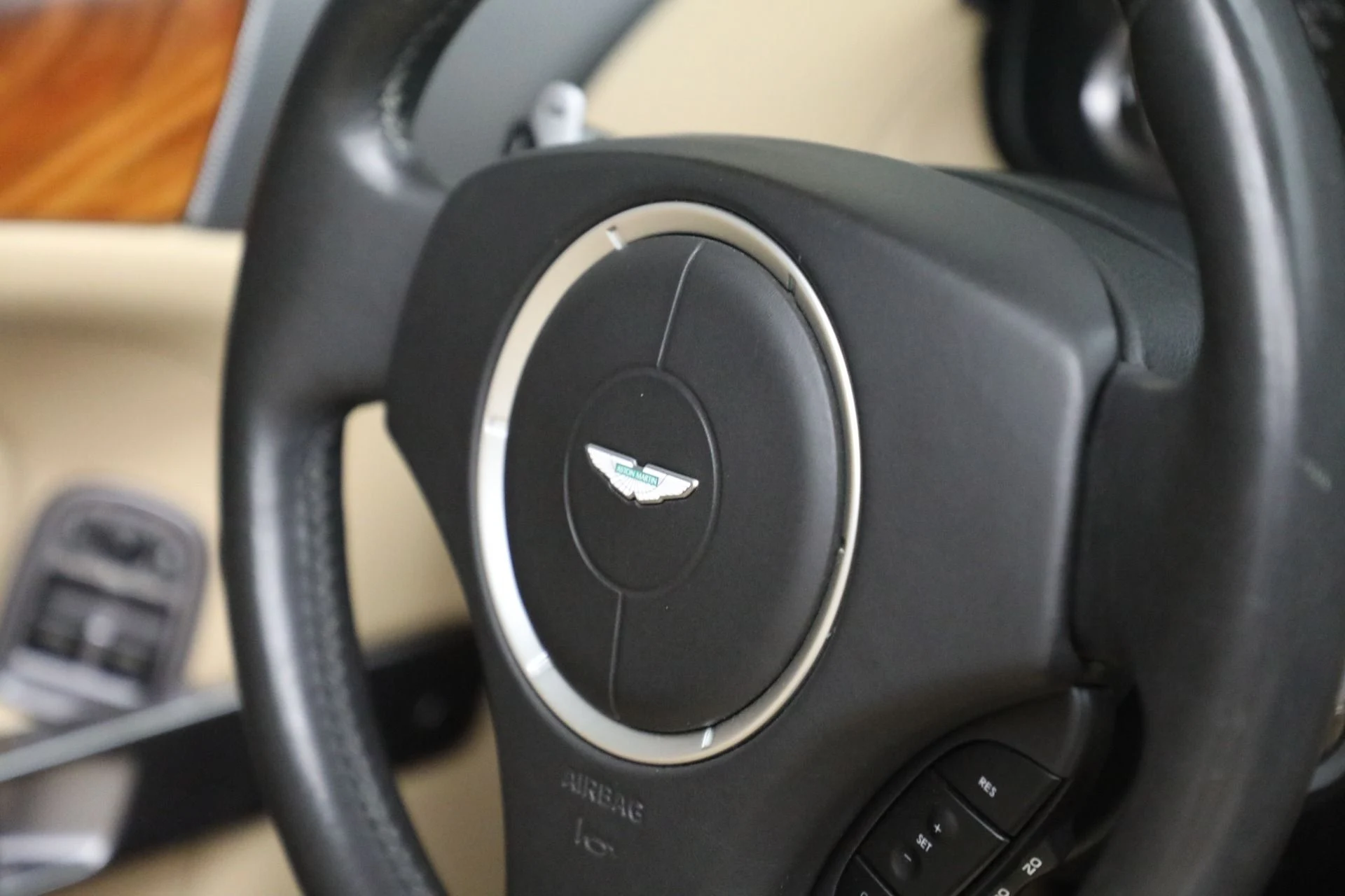 mph039_169448792_Used_2007_Aston_Martin_DB_9_Volante_d49773305c