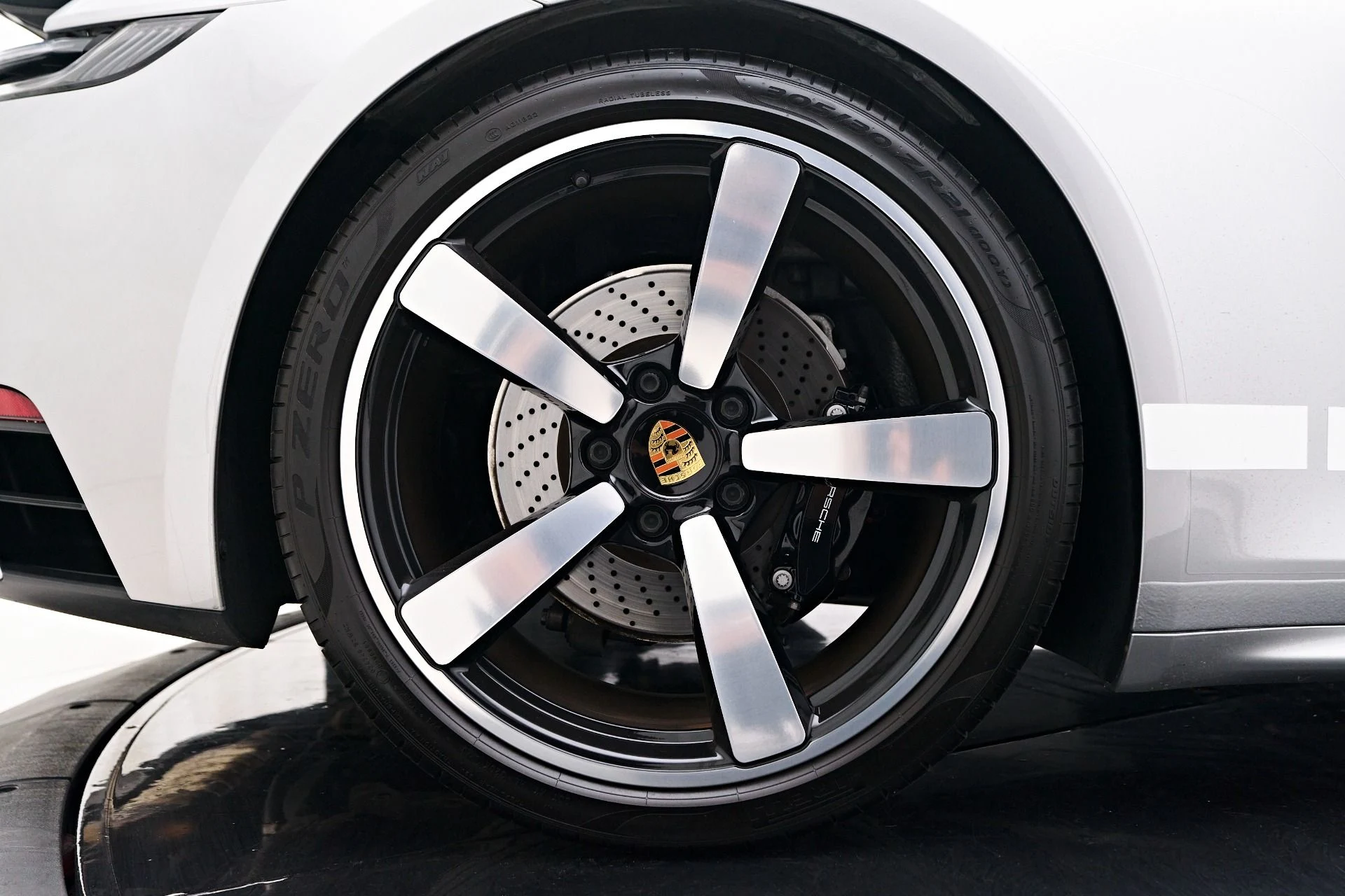 mph039_1696192139_Used_2021_Porsche_911_Targa_4_S_1757037655_86f336964b