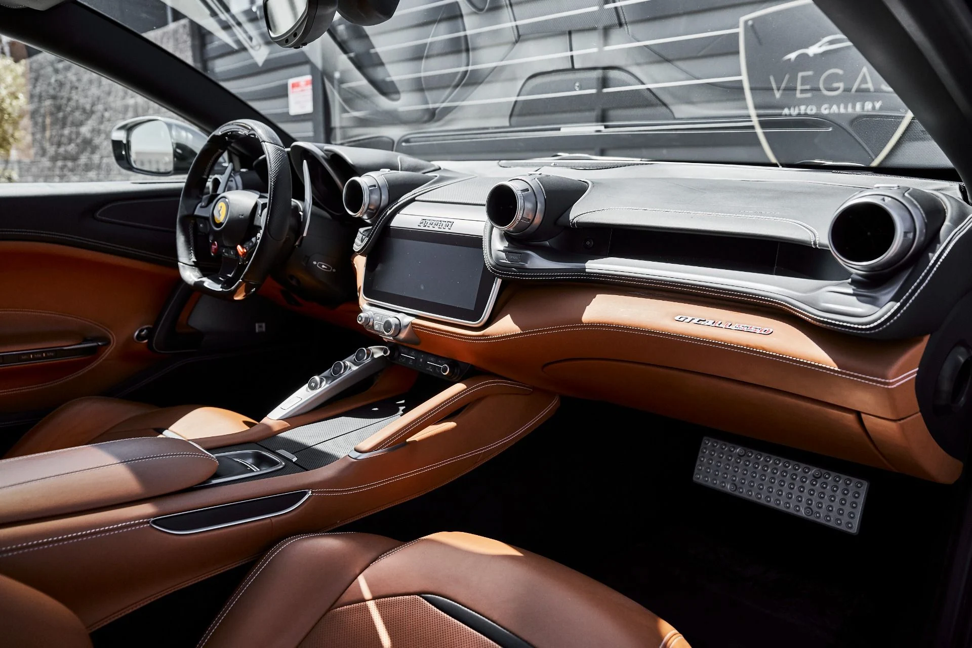 mph039_1723982401_Used_2018_Ferrari_GTC_4_Lusso_V12_1775612056_e186c4d140