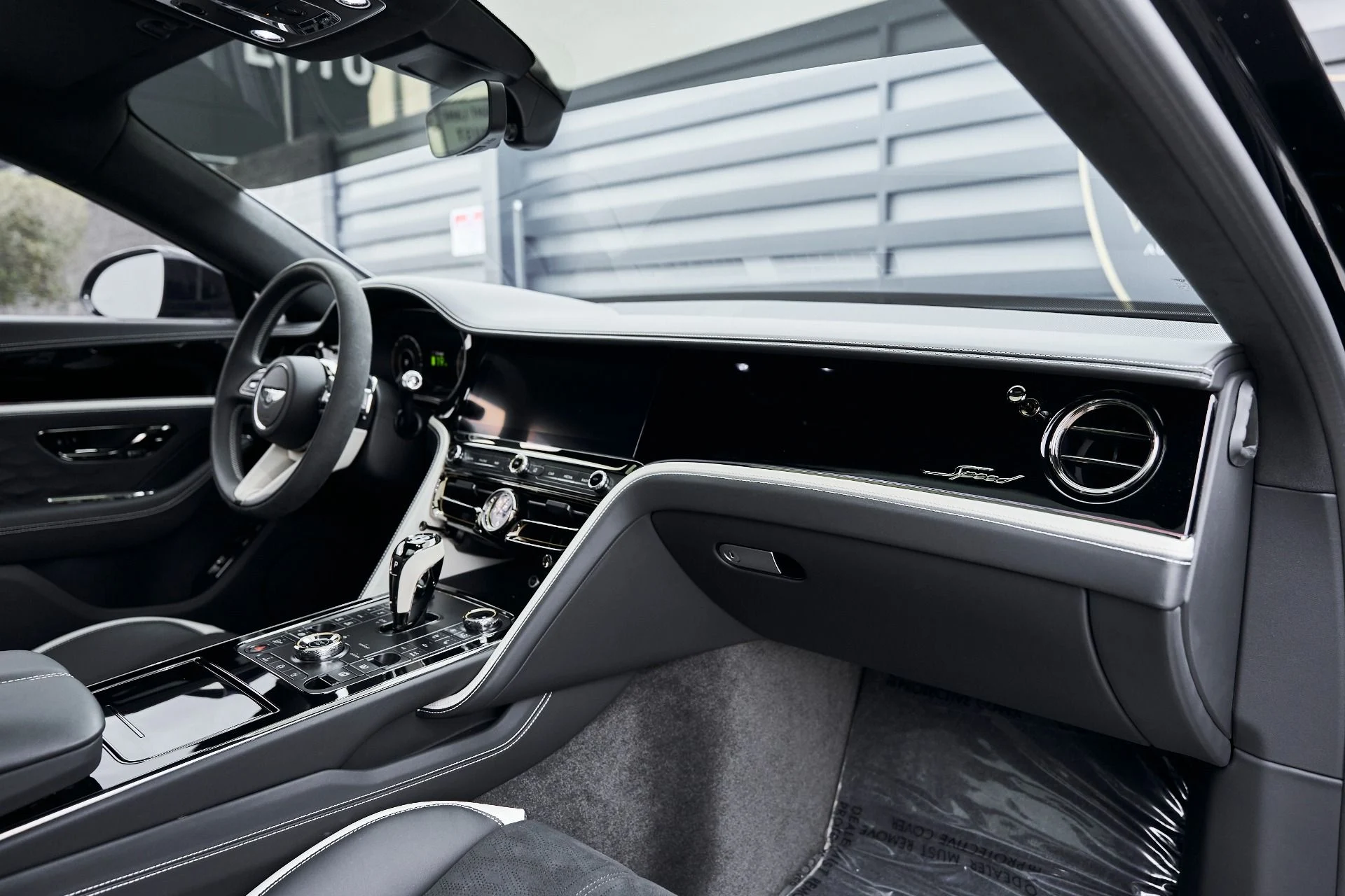 mph039_1733774400_Used_2025_Bentley_Flying_Spur_Speed_1769137085_4078928275