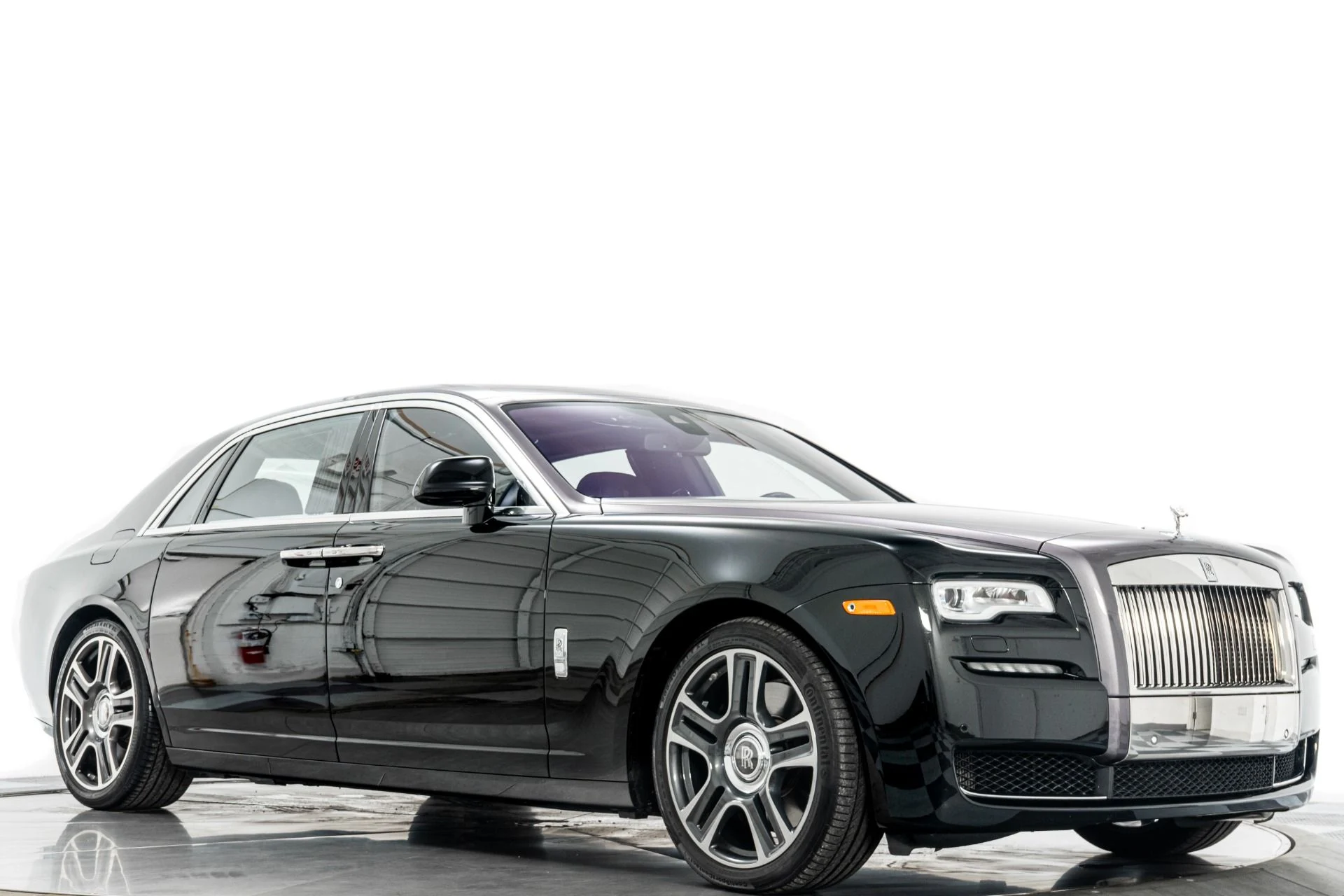mph039_1742307456_Used_2017_Rolls_Royce_Ghost_Extended_Wheelbase_393_K_MSRP_Two_Tone_Paint_Rear_Chiller_1774532559_4e1fbeb2ce