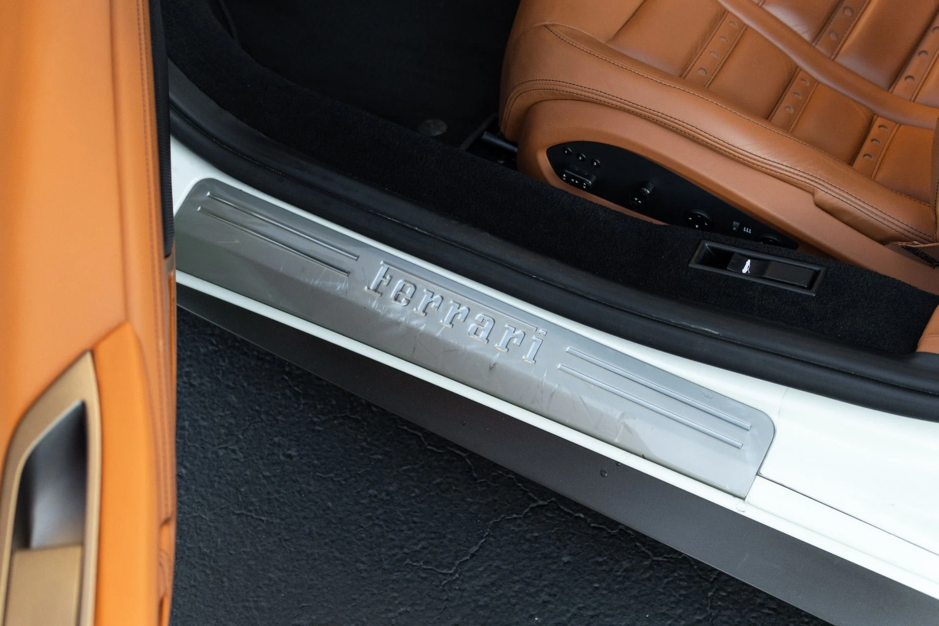 mph039_1744381033_Used_2011_Ferrari_458_Italia_1767072151_cebb5c1971