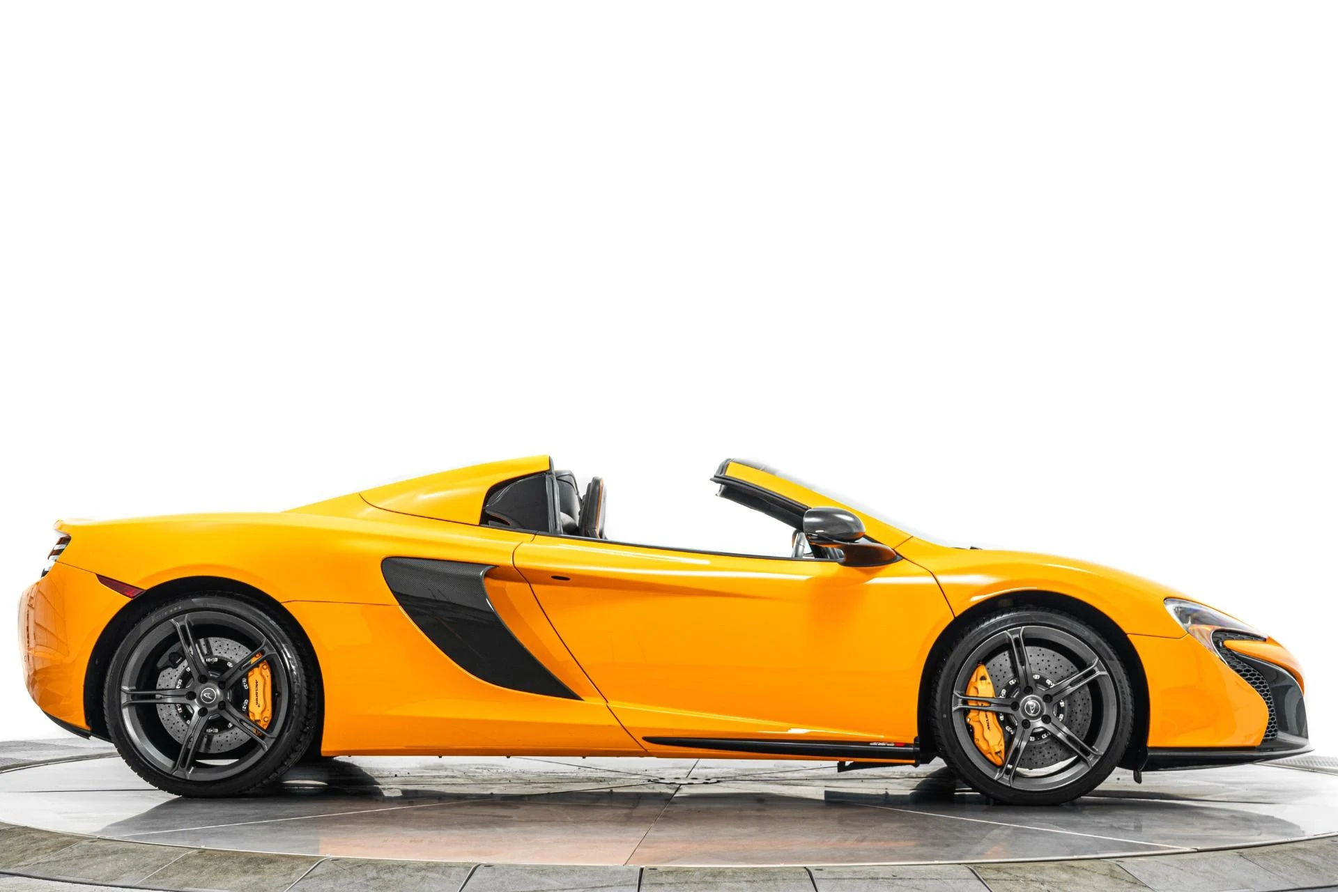 mph039_1745239112_Used_2015_Mc_Laren_650_S_Spider_Interior_and_Exterior_Carbon_Packs_Suspension_Lifter_1778269559_cc95bfb6b3