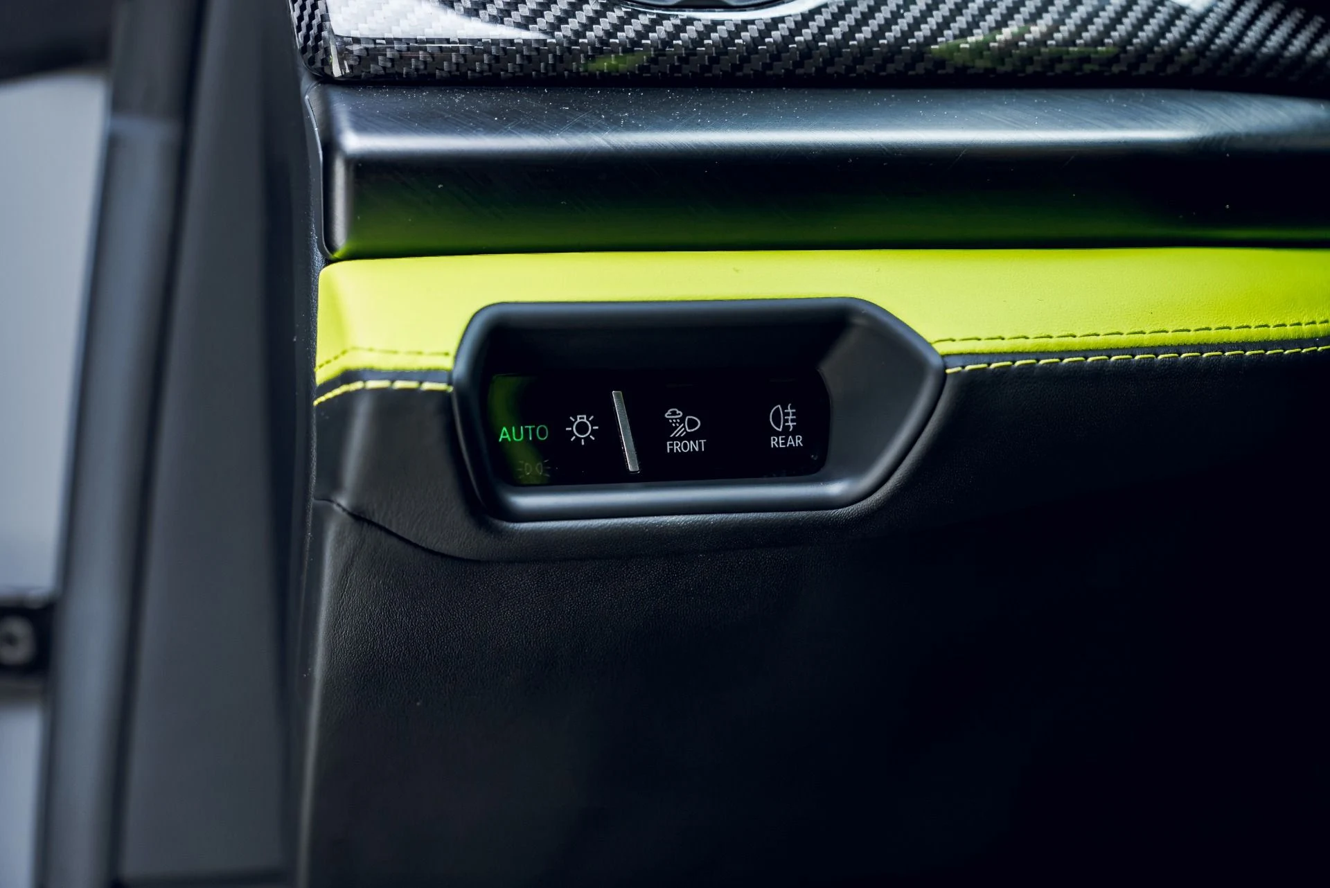 mph039_1747741695_Used_2025_Lamborghini_Urus_SE_1783370082_81dab713ed
