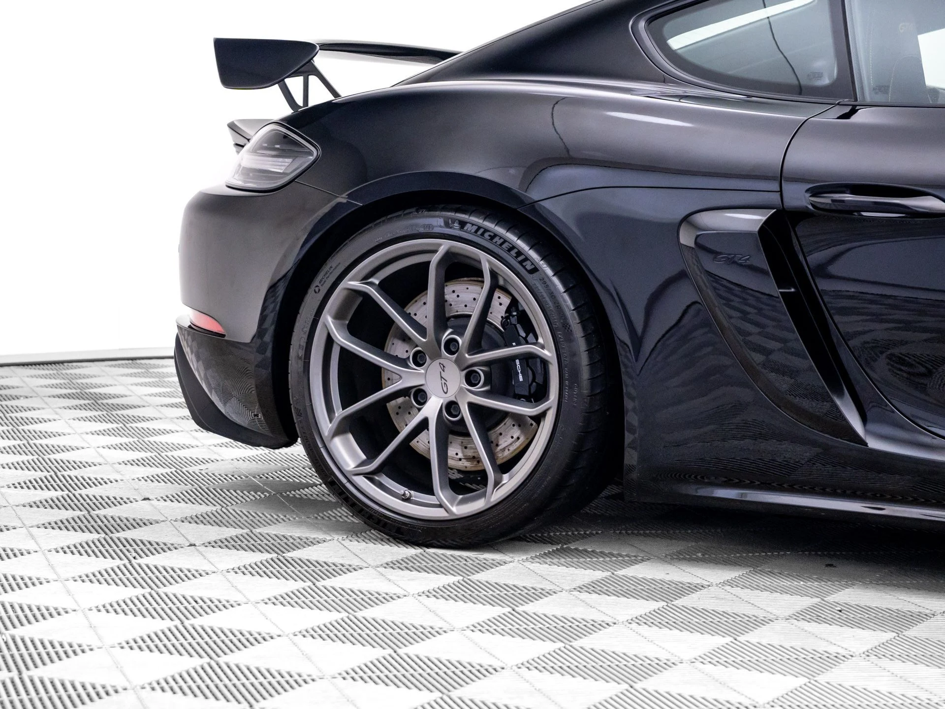 mph039_1758696218_861481b32d878b72af64976beaa6e458x_f4e9fb1abe