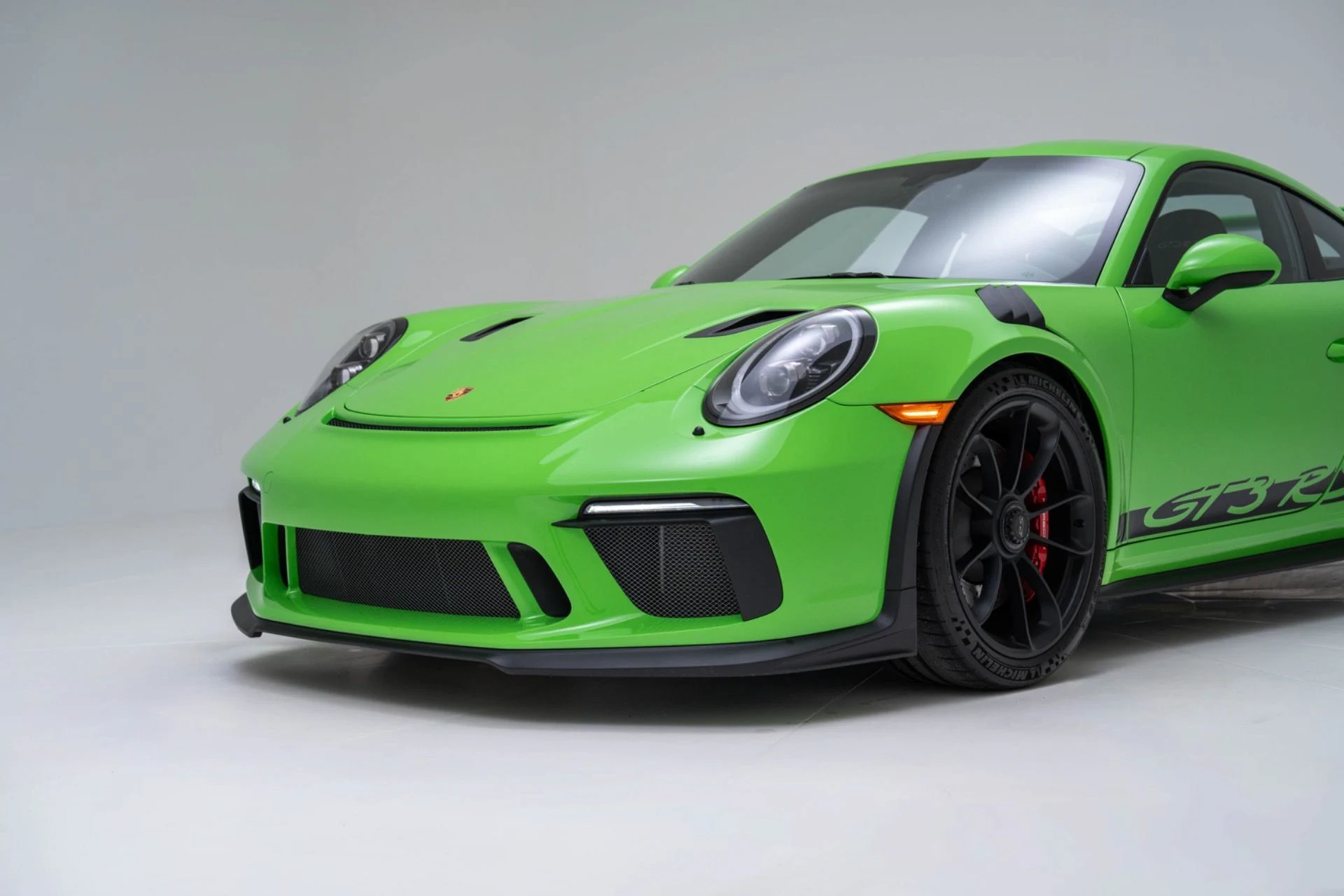 mph039_1761651186_Used_2019_Porsche_911_GT_3_RS_1774471171_d291574229