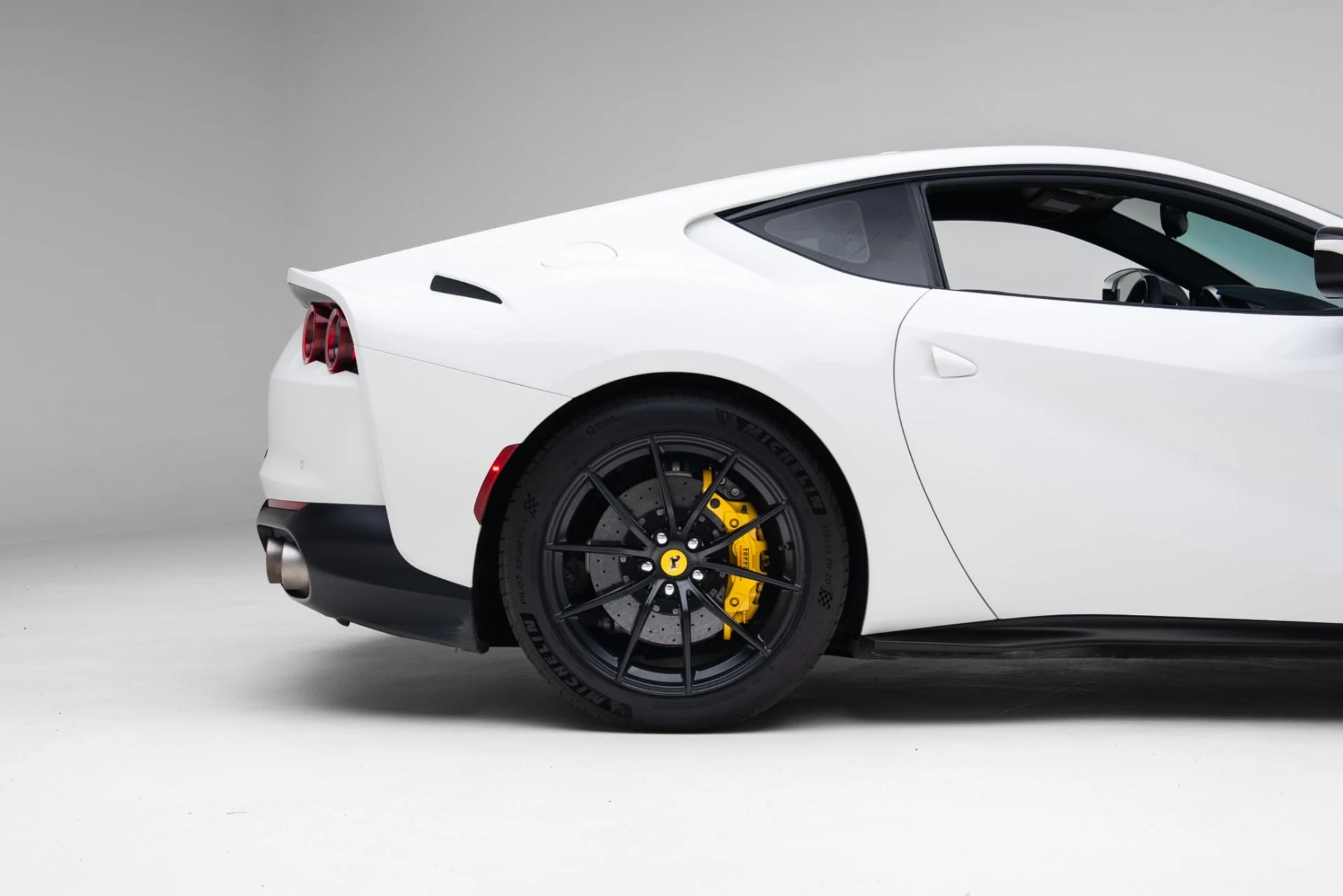 mph039_1778621327_Used_2018_Ferrari_812_Superfast_1770943869_c94fc35dab