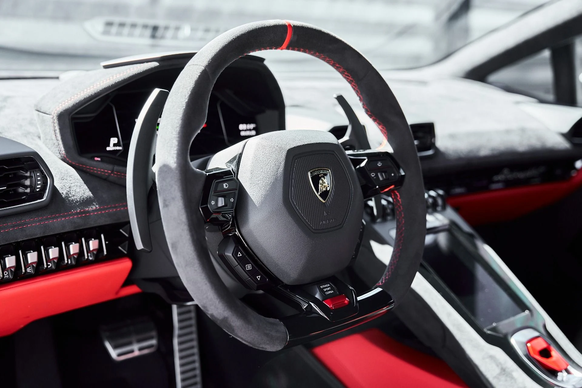 mph039_178452895_Used_2023_Lamborghini_Huracan_1778117630_e440b451b9