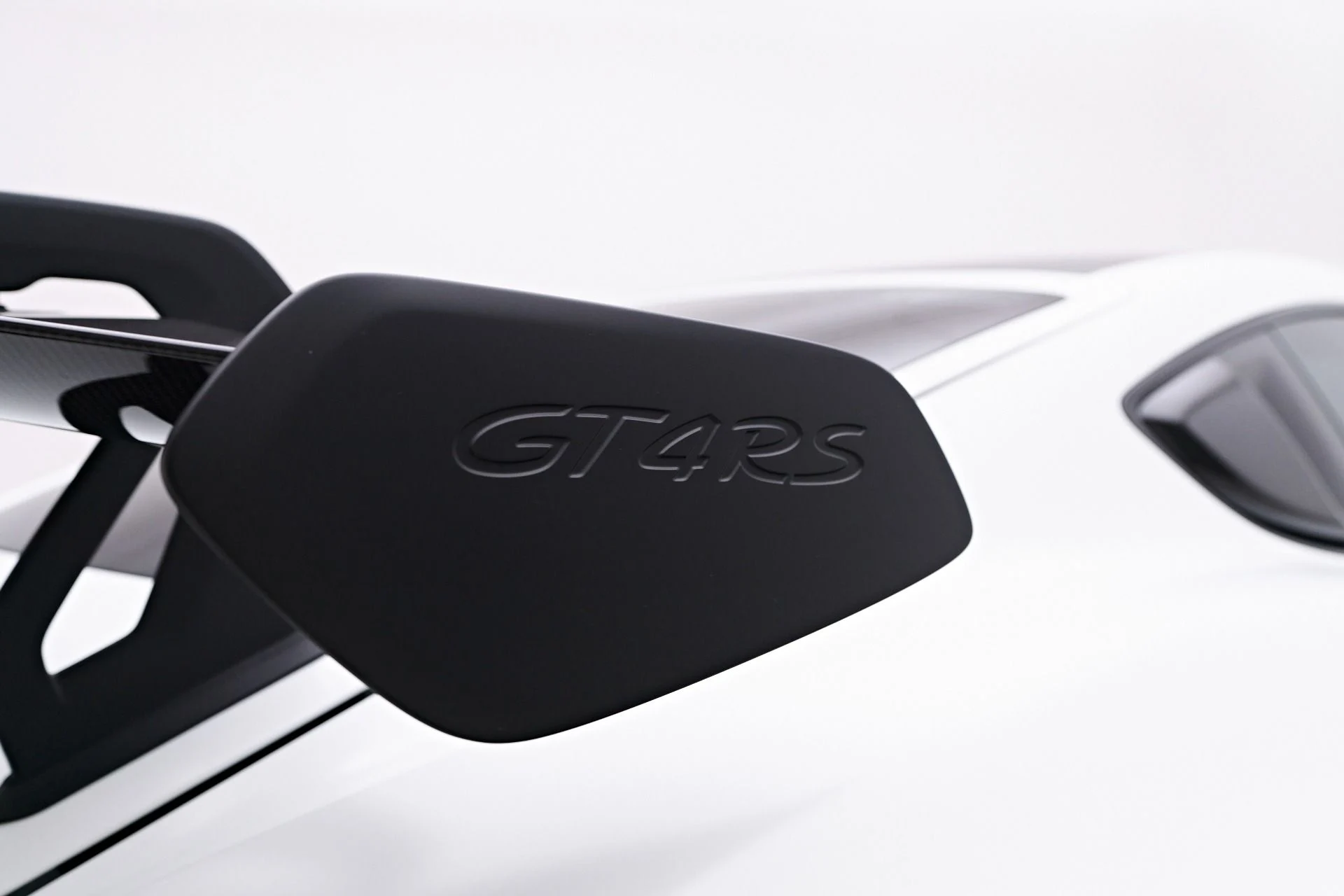 mph039_1789711645_Used_2025_Porsche_718_Cayman_GT_4_RS_1754674090_2dda06cd40