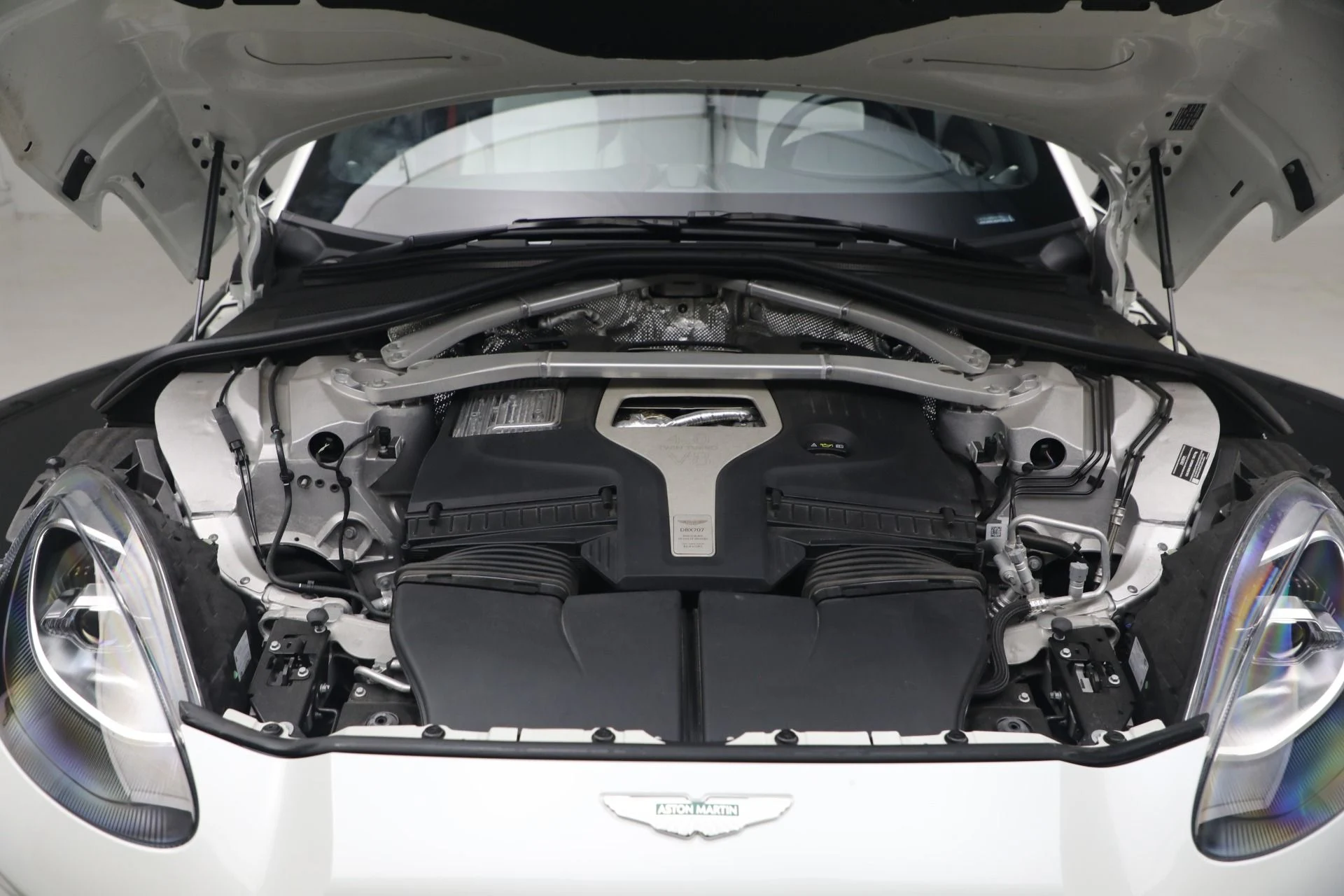 mph039_1789722054_Used_2025_Aston_Martin_DBX_707_1773871461_e9fca74449