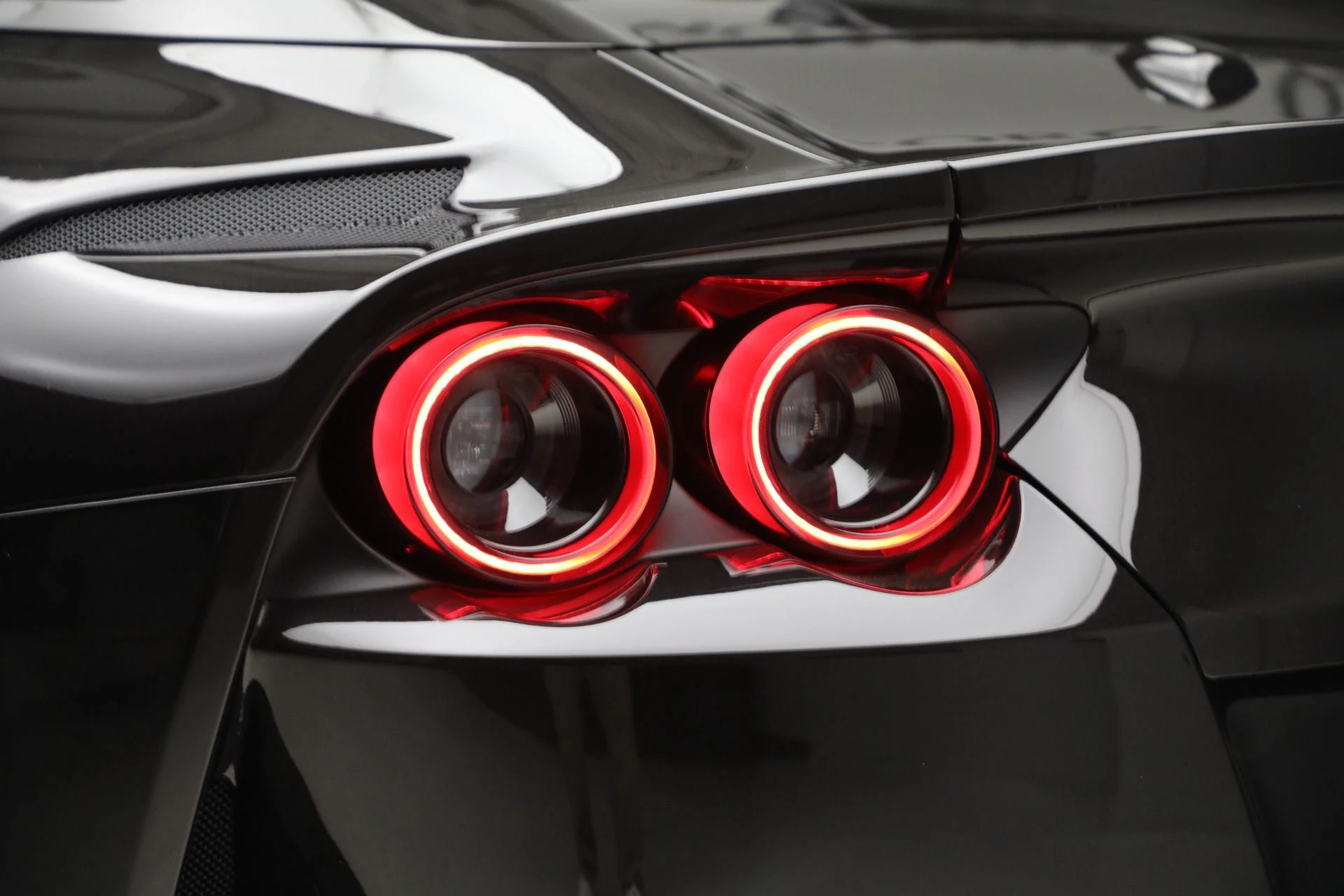 mph039_1814400055_Used_2023_Ferrari_812_GTS_0c788d9930